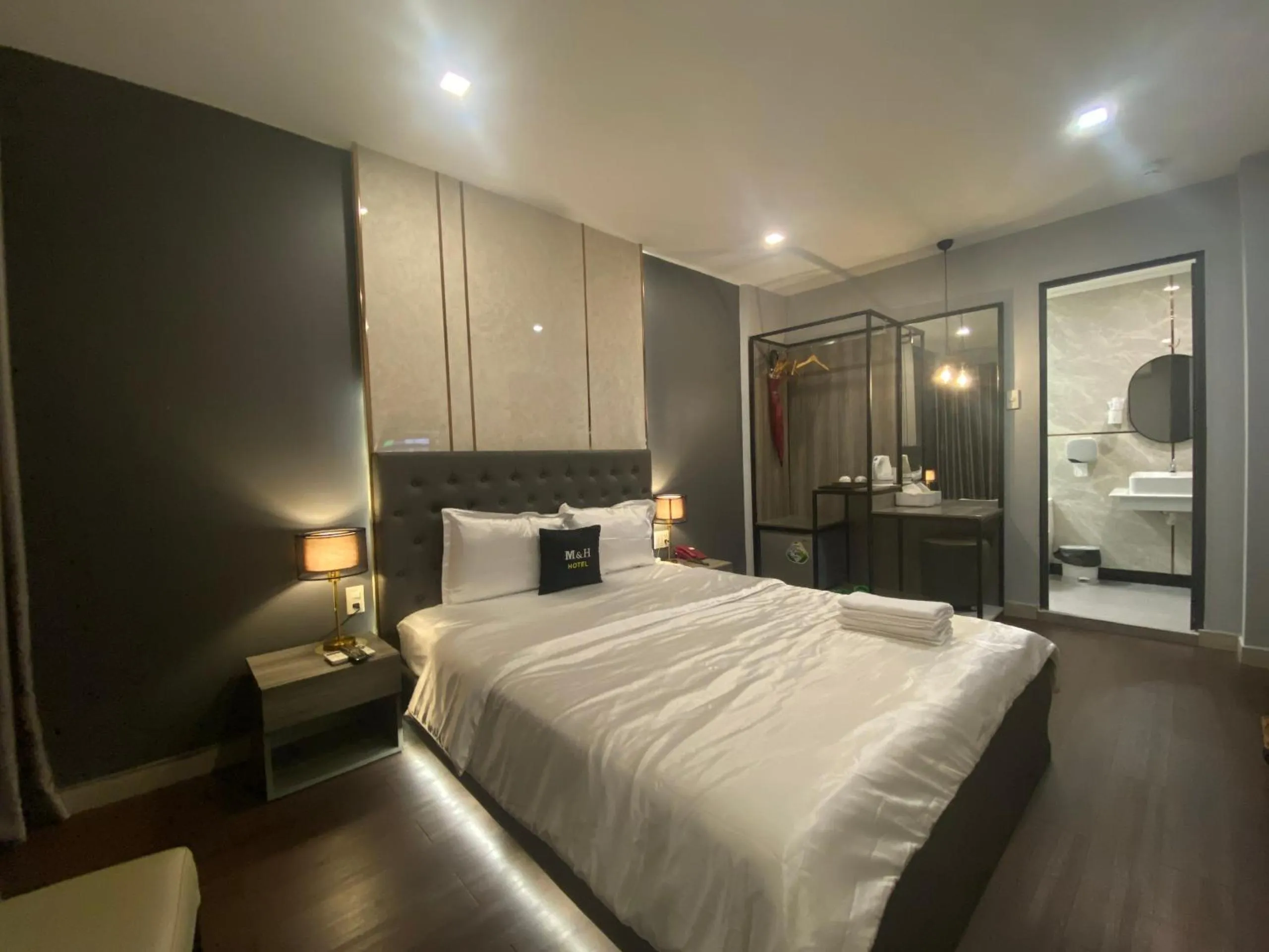 Photo of the whole room, Bed in M&H Hotel