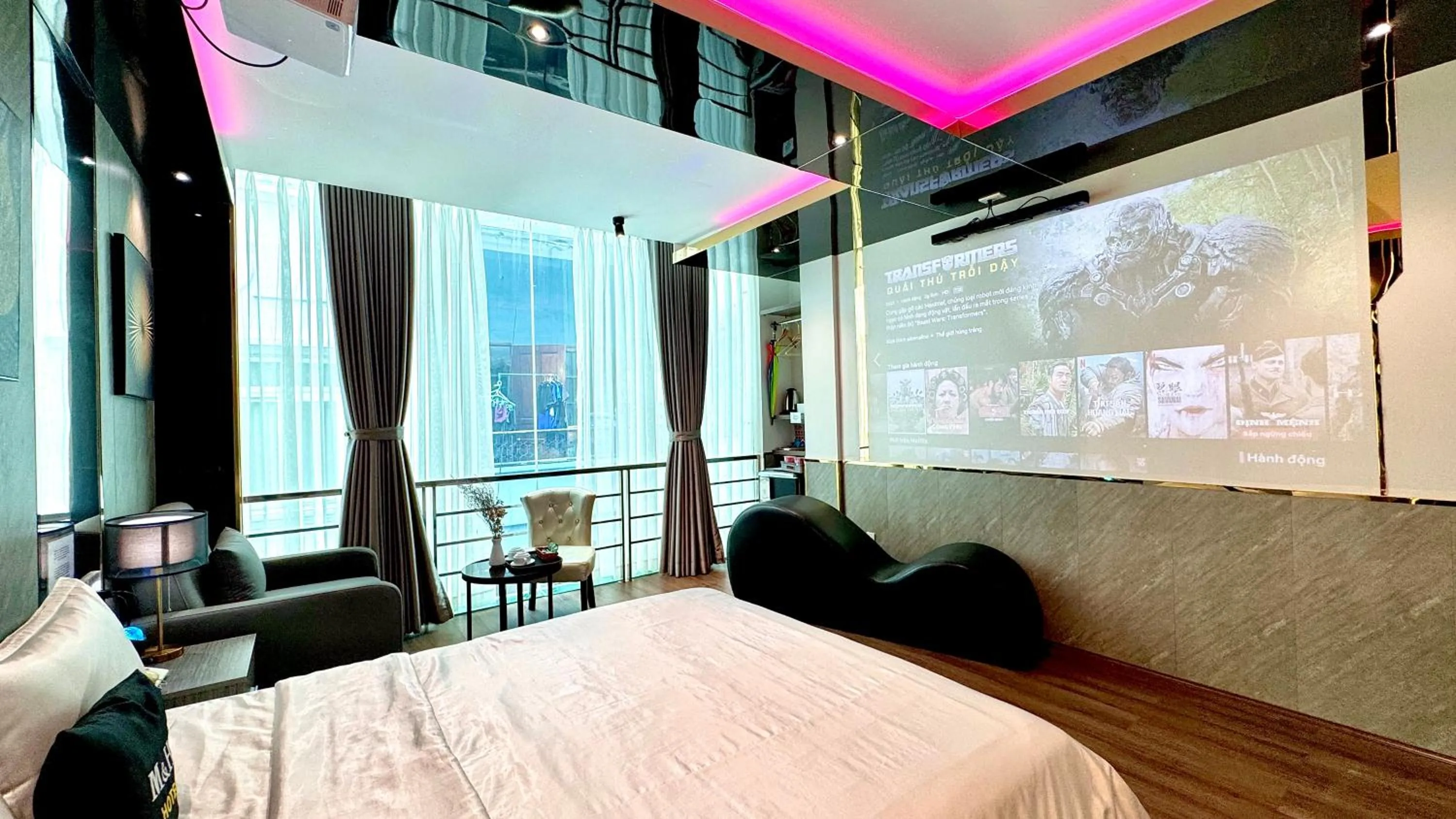 TV and multimedia, Bed in M&H Hotel