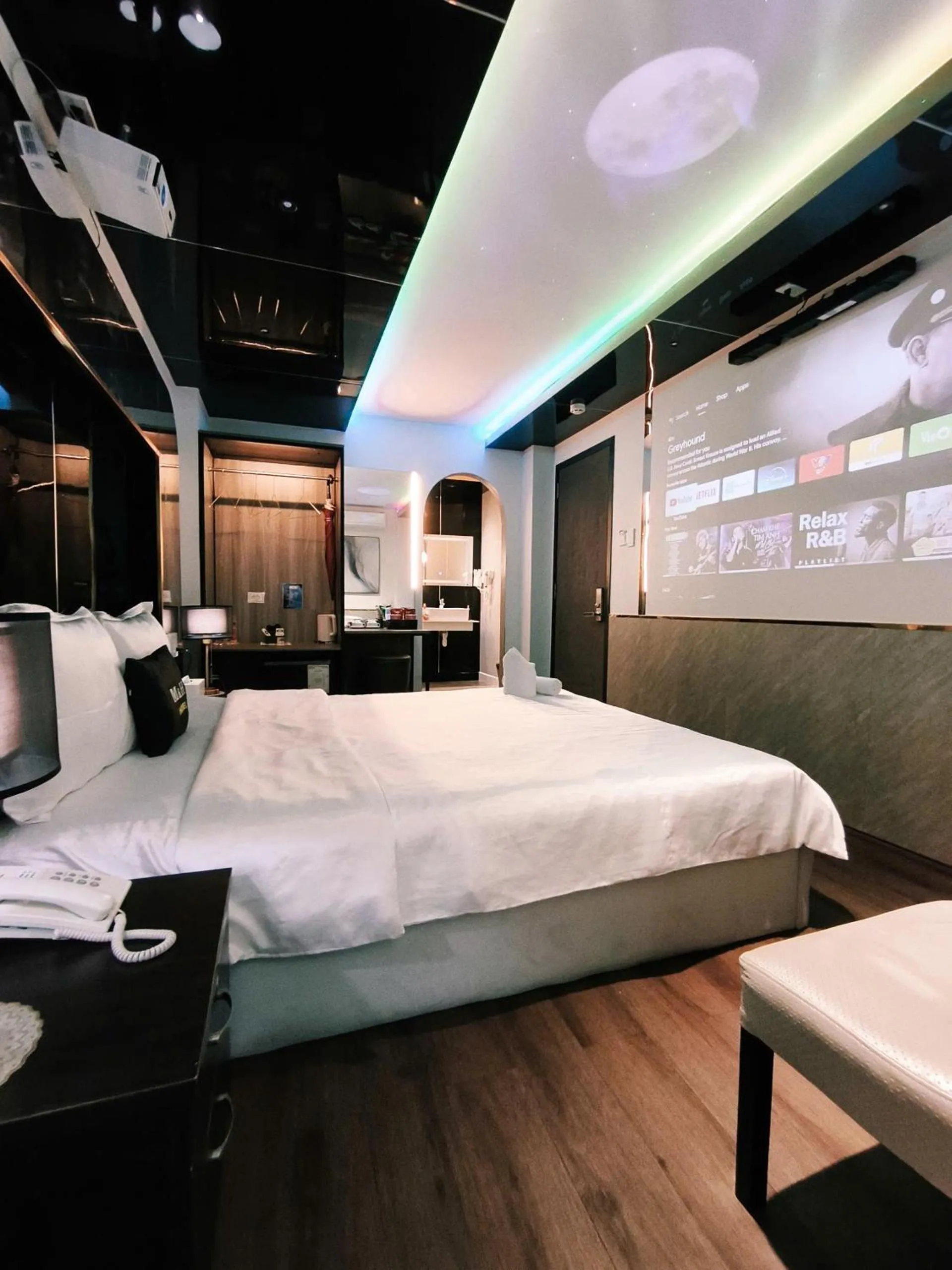 Photo of the whole room, Bed in M&H Hotel