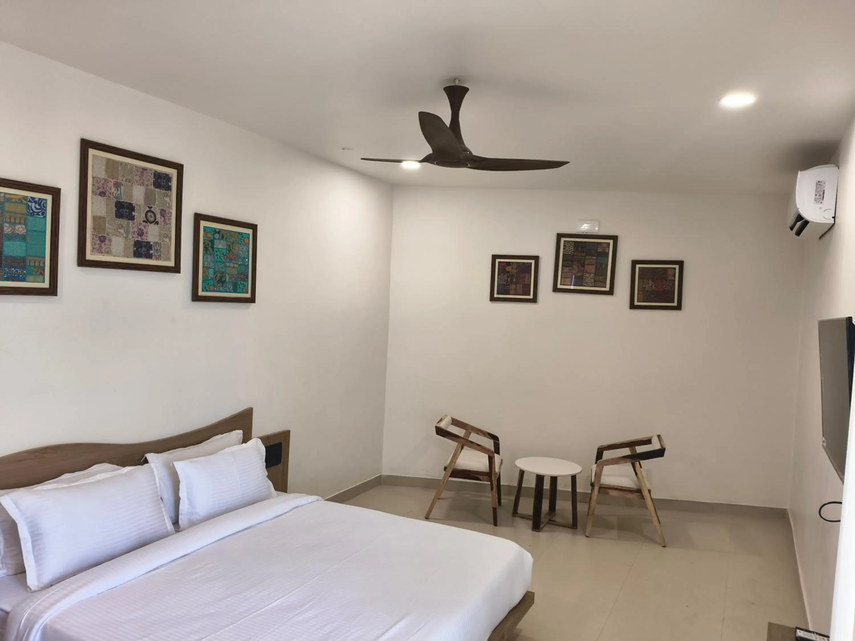 VASUDEVA HoTEL & RESTAURANT
