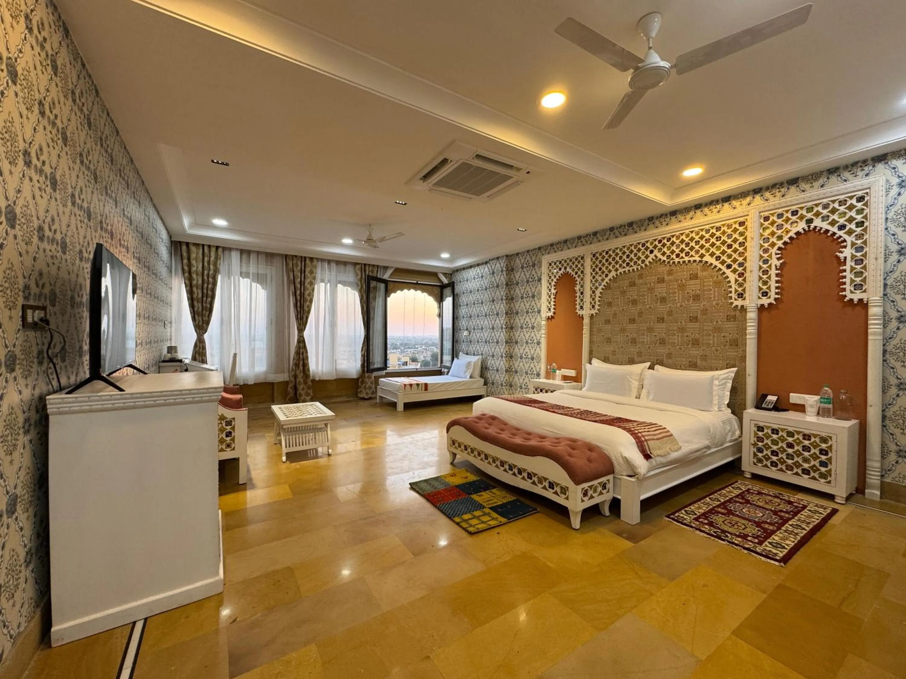 Photo of the whole room in Hotel Durjay Garh