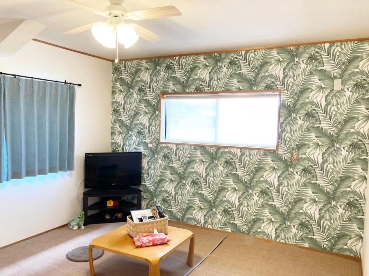 Photo of the whole room in Okinawa Minshuku Kariyushi