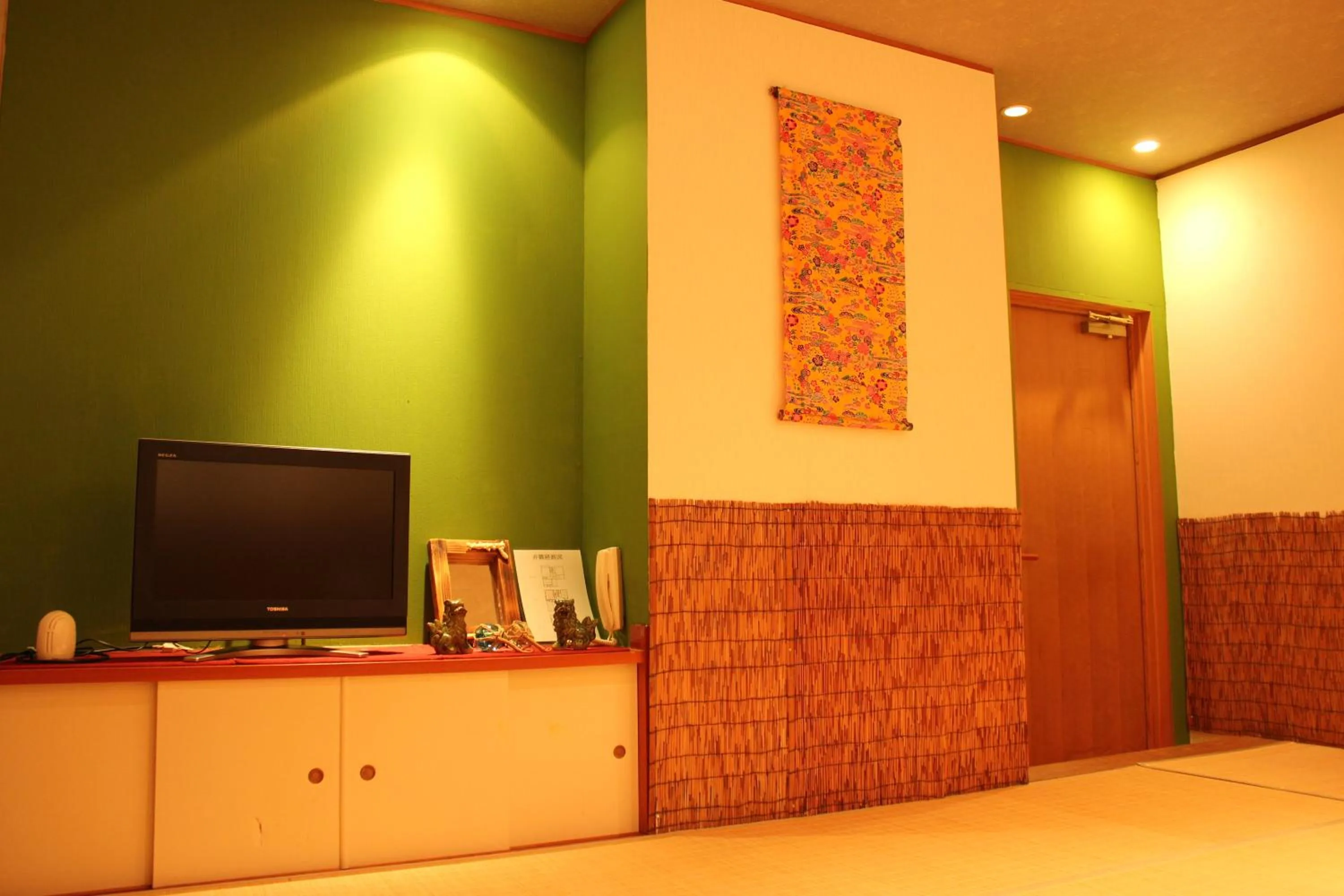 Photo of the whole room in Okinawa Minshuku Kariyushi