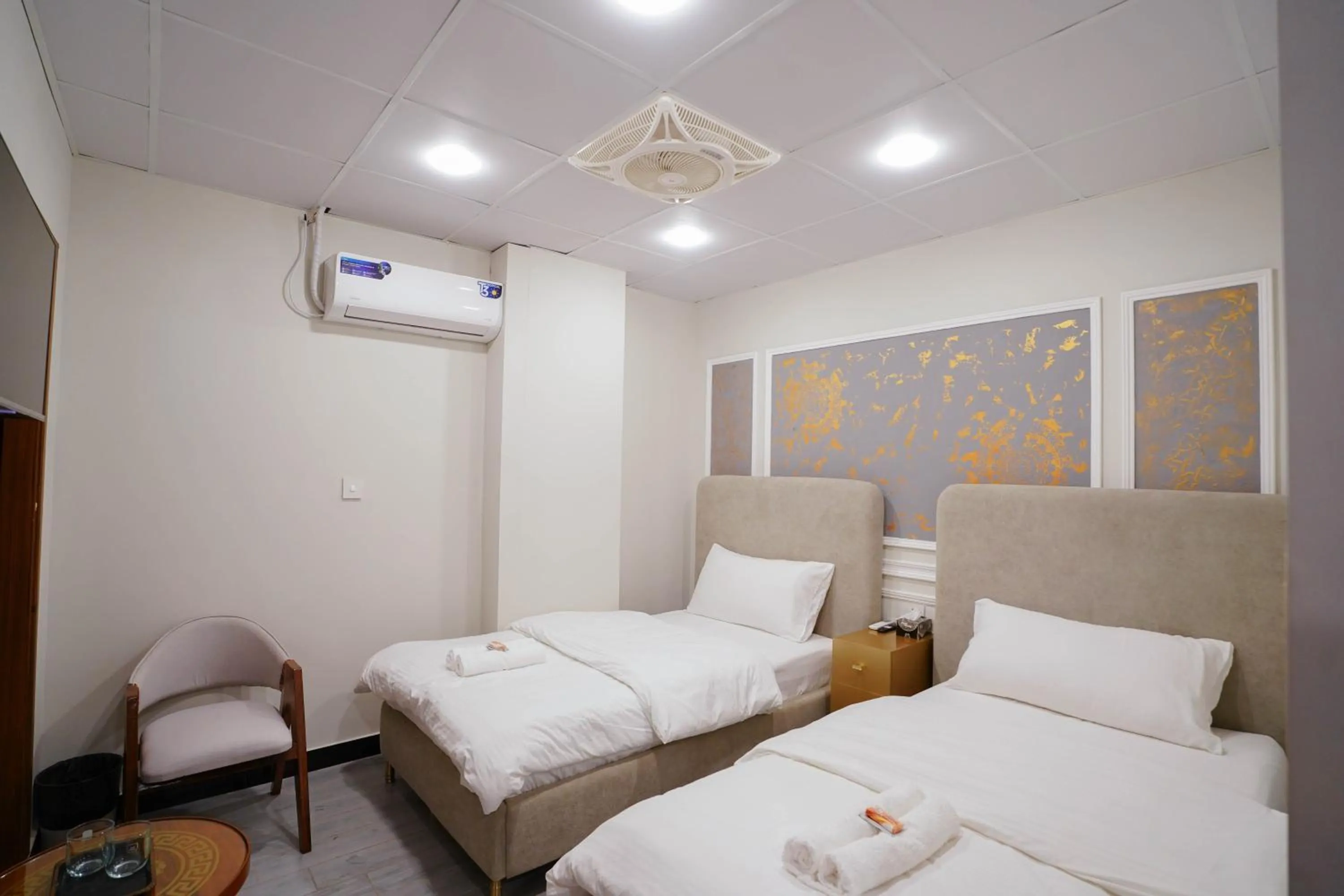 Photo of the whole room, Bed in Luxvill Hotel