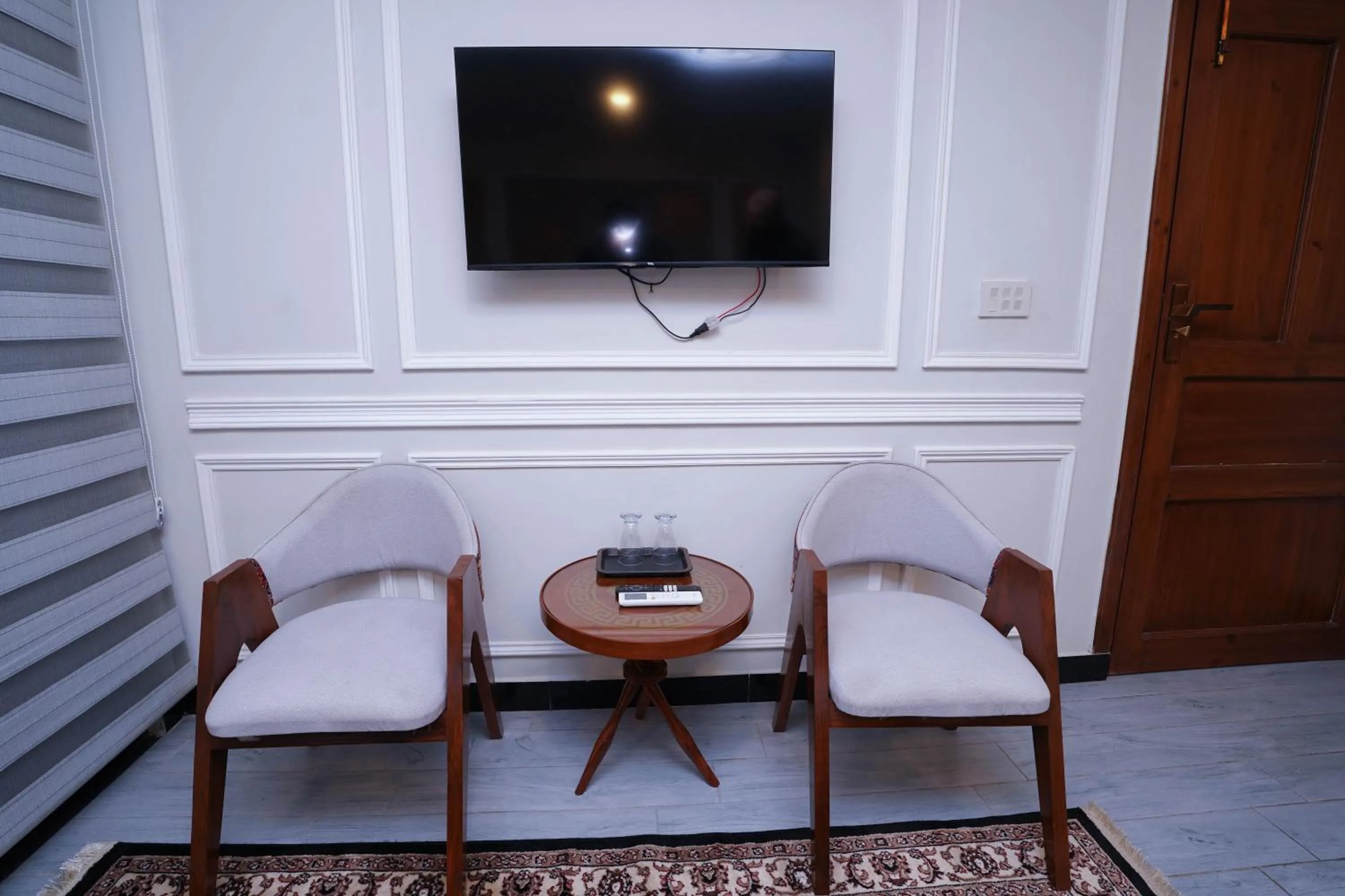 TV and multimedia in Luxvill Hotel