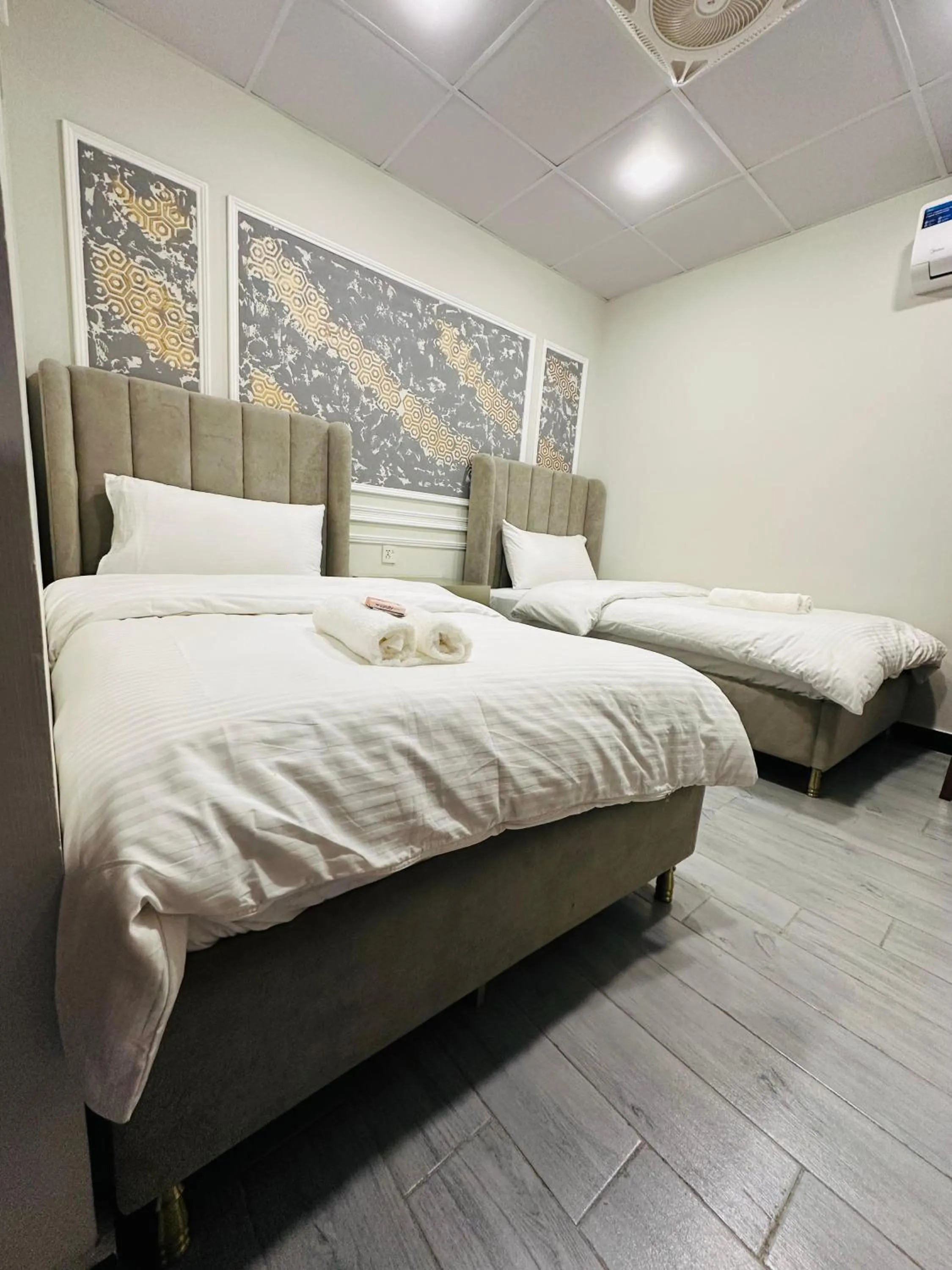 Bedroom, Bed in Luxvill Hotel