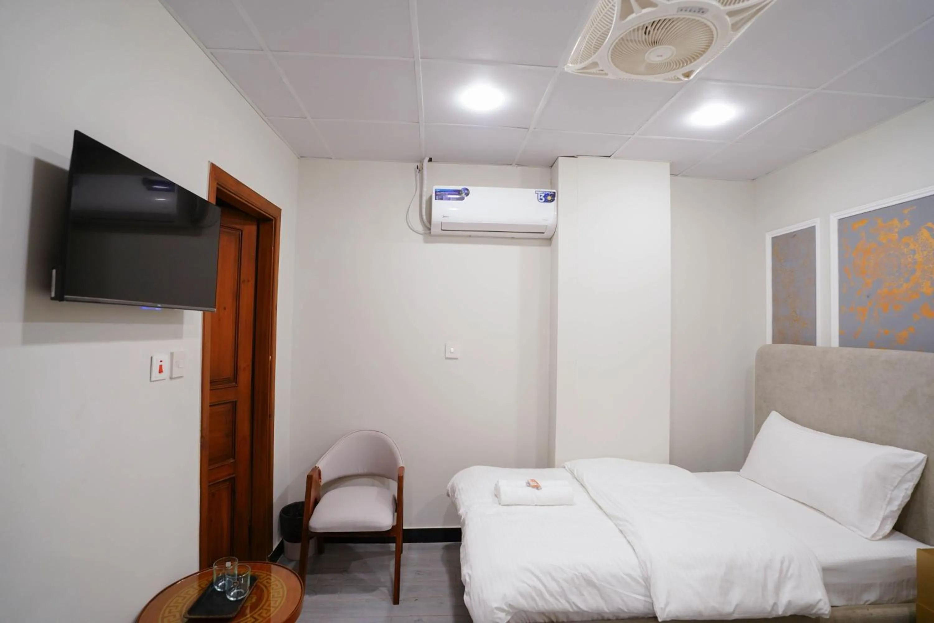 Bed in Luxvill Hotel