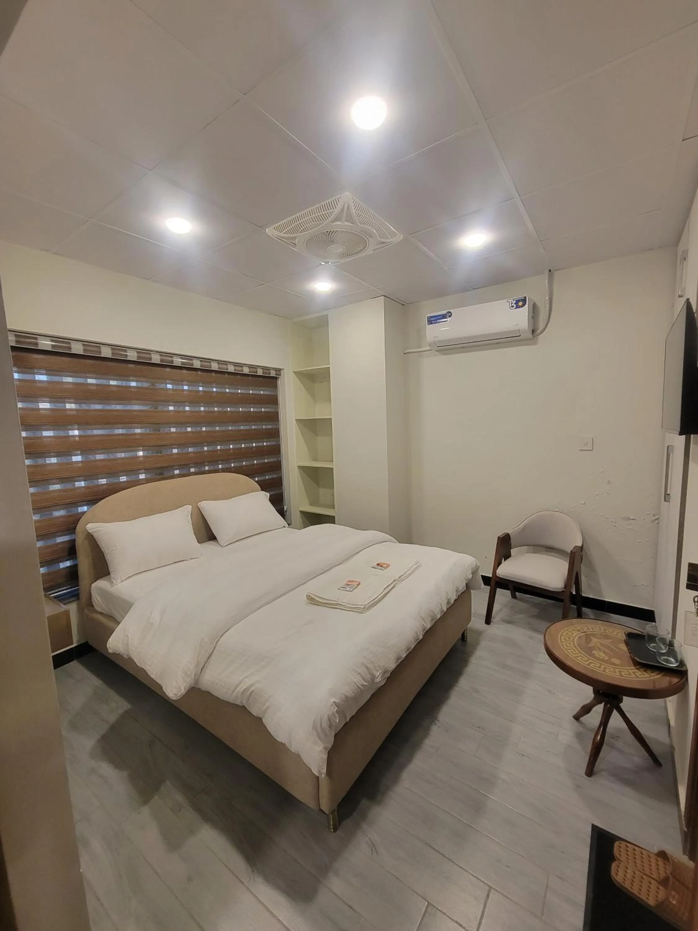 Photo of the whole room, Bed in Luxvill Hotel