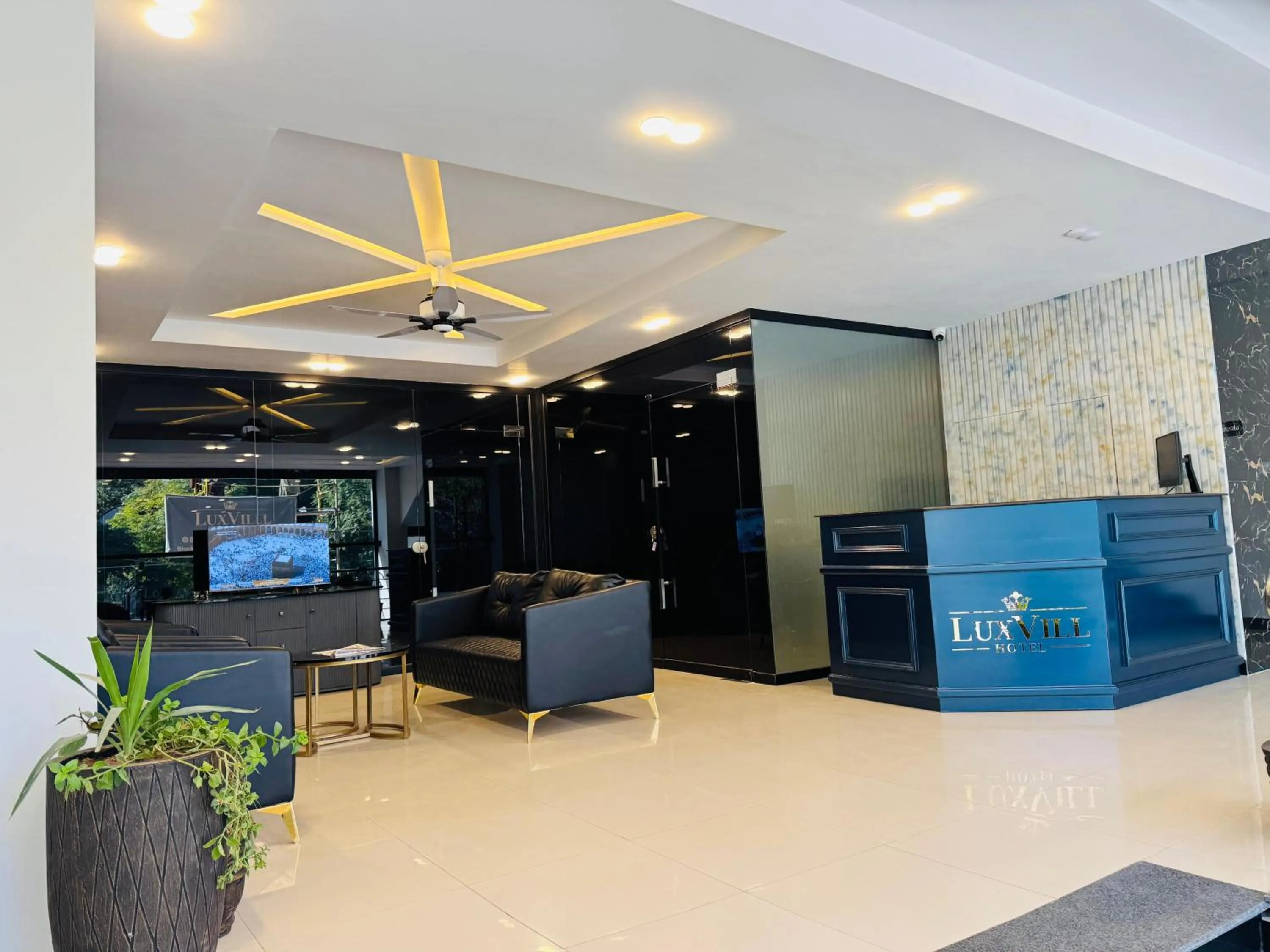 Lobby or reception in Luxvill Hotel