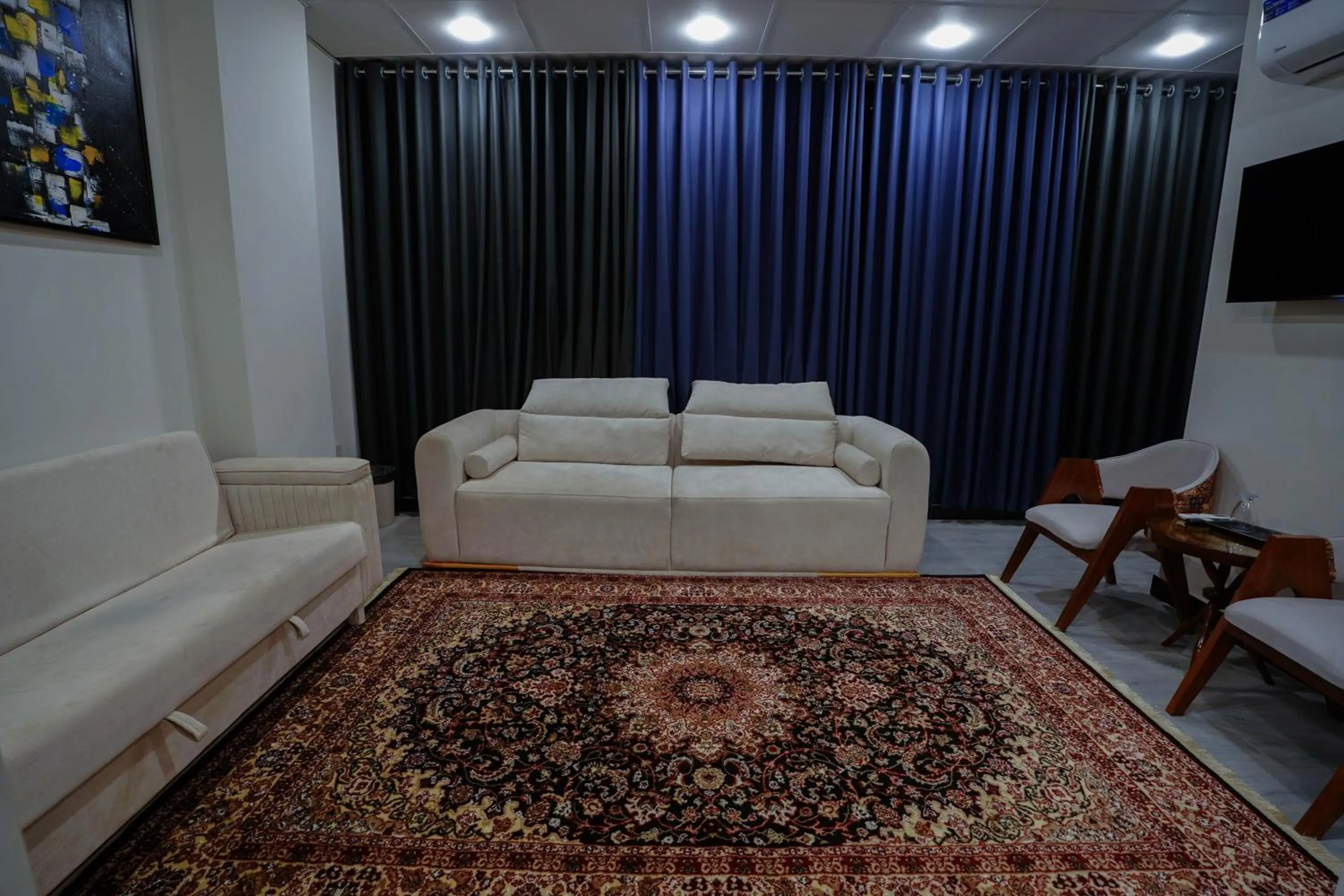 TV and multimedia in Luxvill Hotel