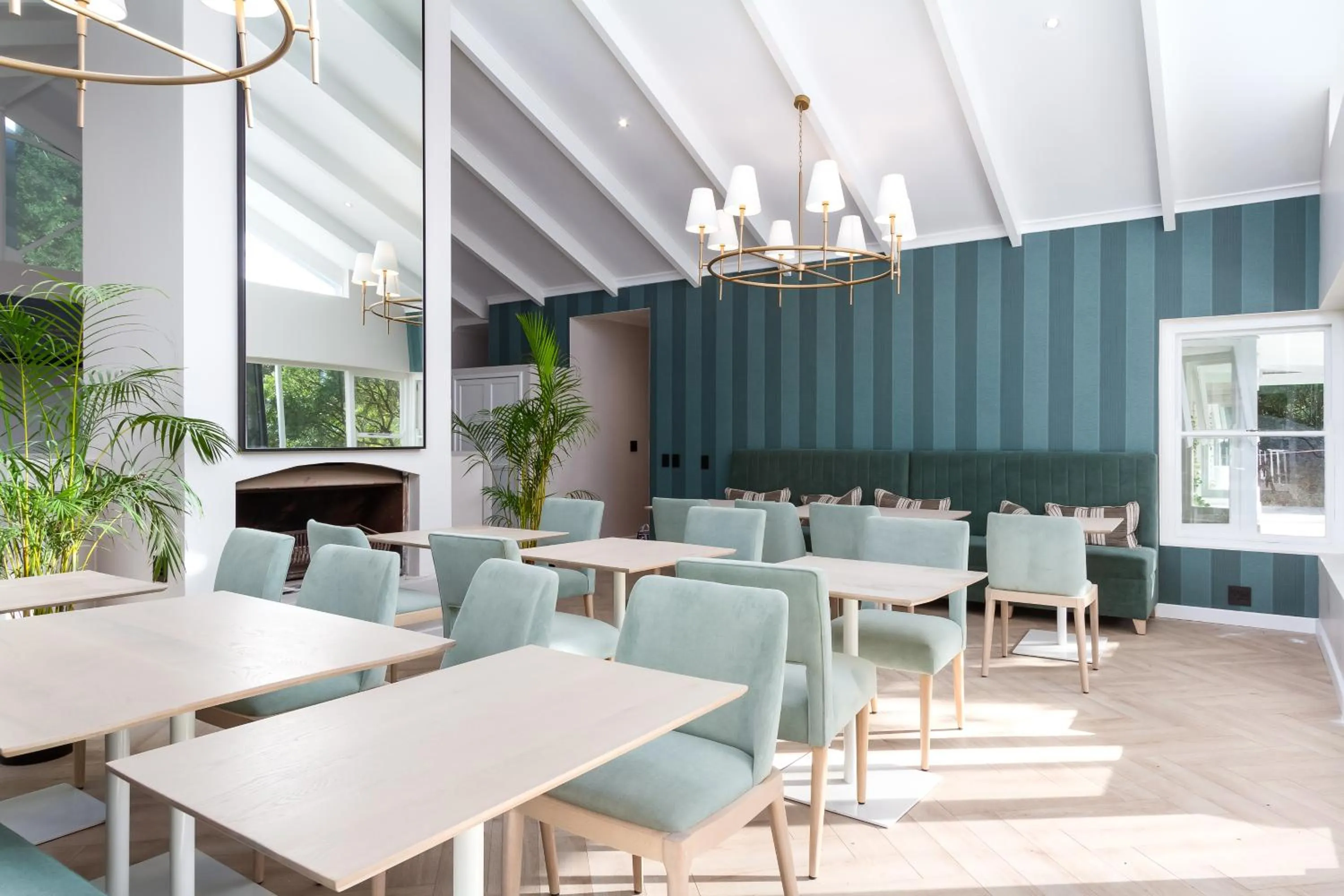 Restaurant/places to eat in Bay Haven Collection, Hout Bay