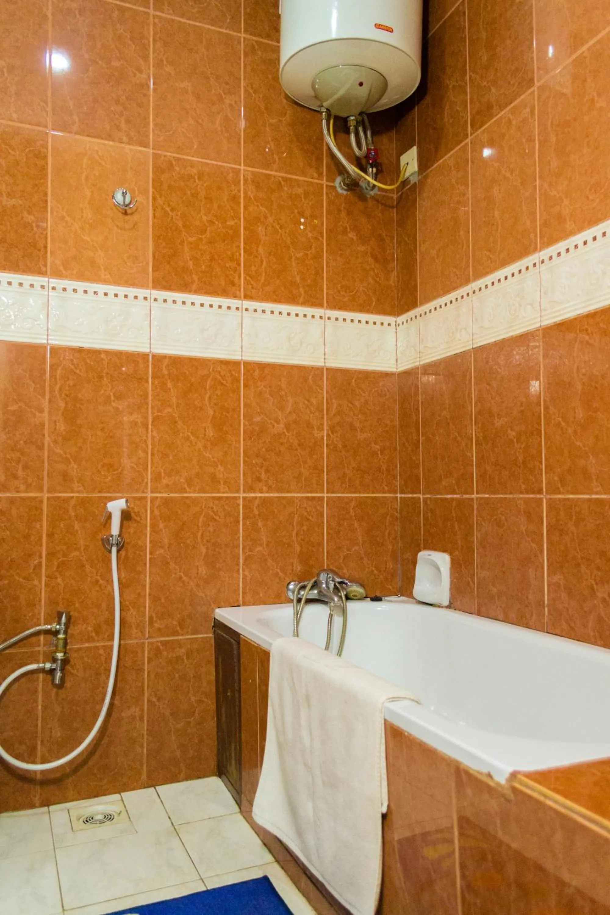 Hot Tub in Emerald Hotel Kampala