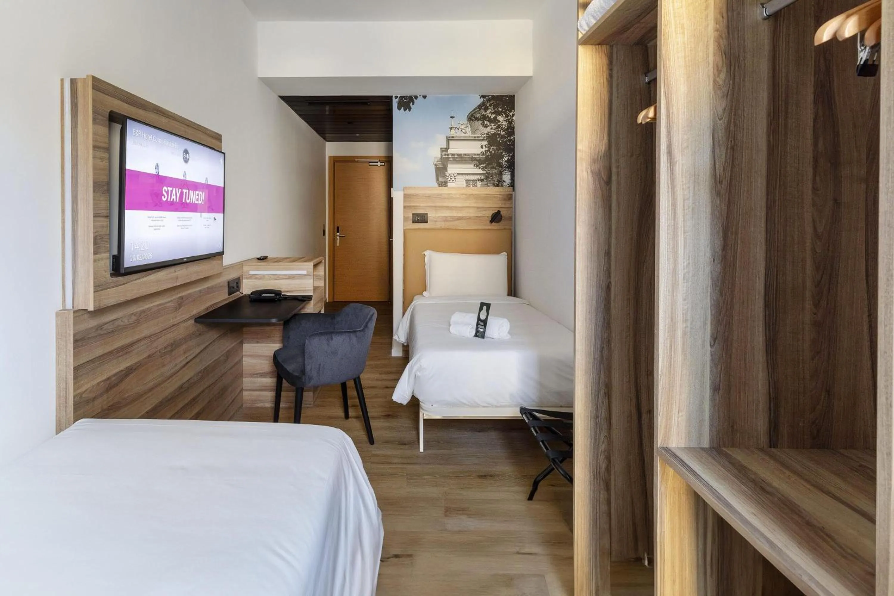 Photo of the whole room, Bed in B&B HOTEL Como Baradello