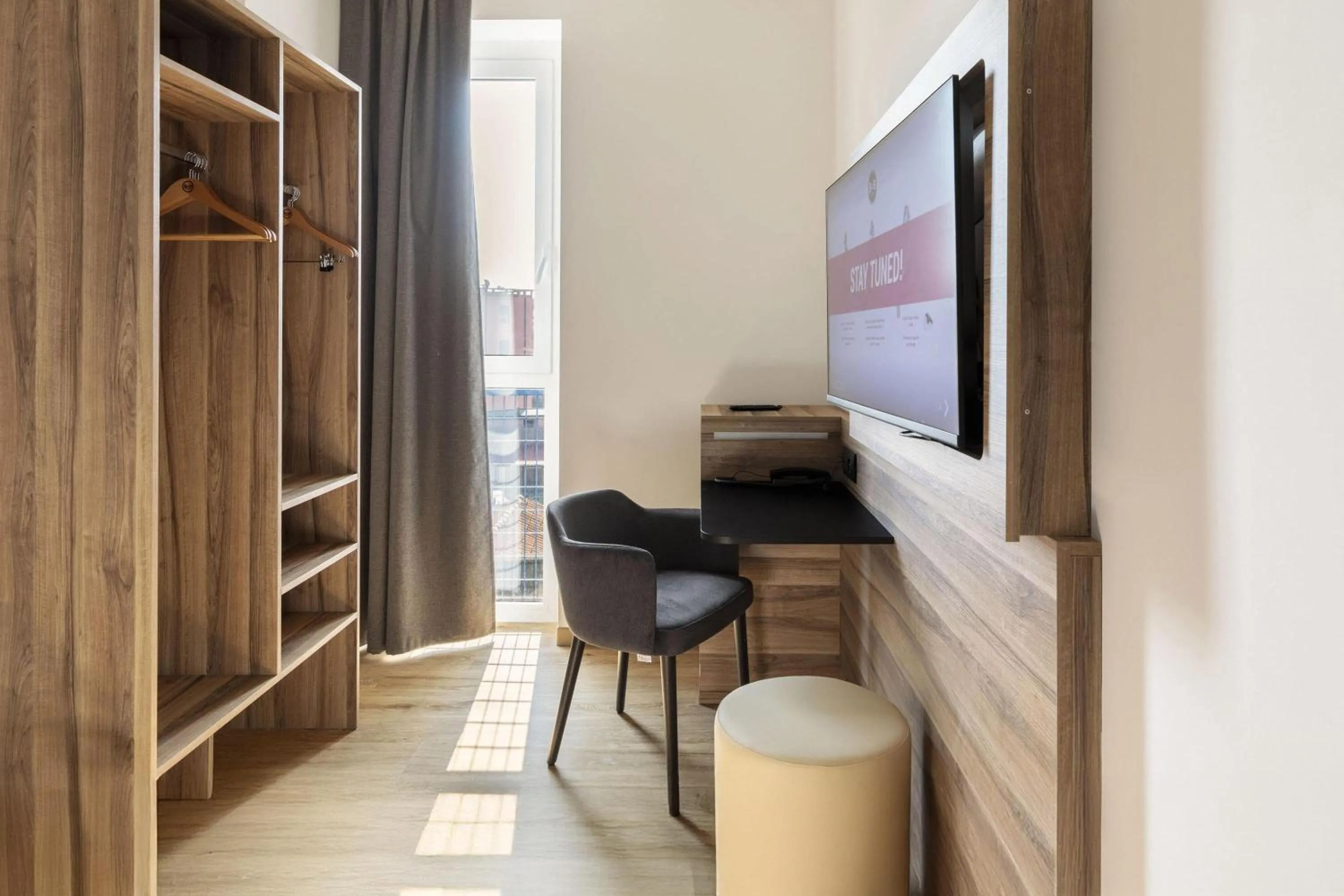 Photo of the whole room in B&B HOTEL Como Baradello