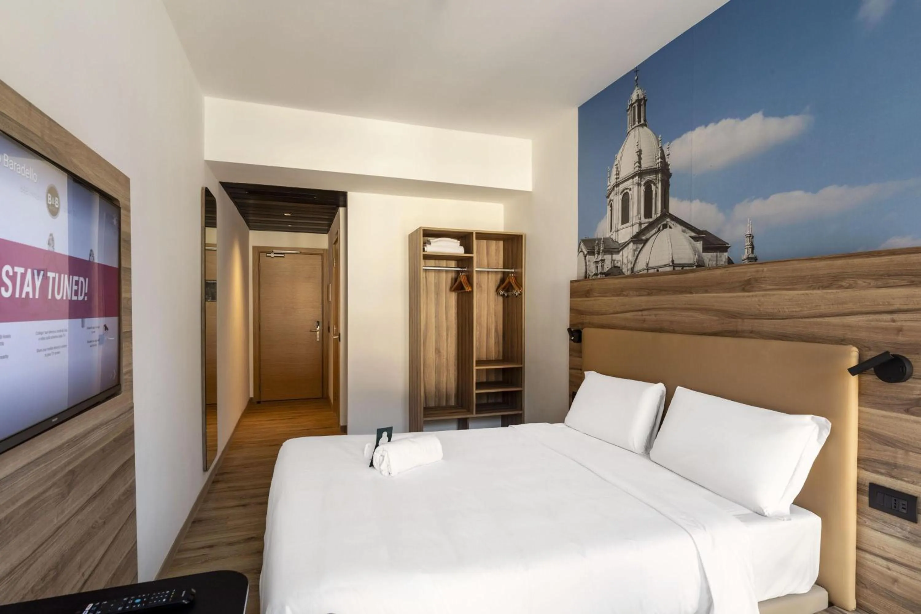 Photo of the whole room, Bed in B&B HOTEL Como Baradello