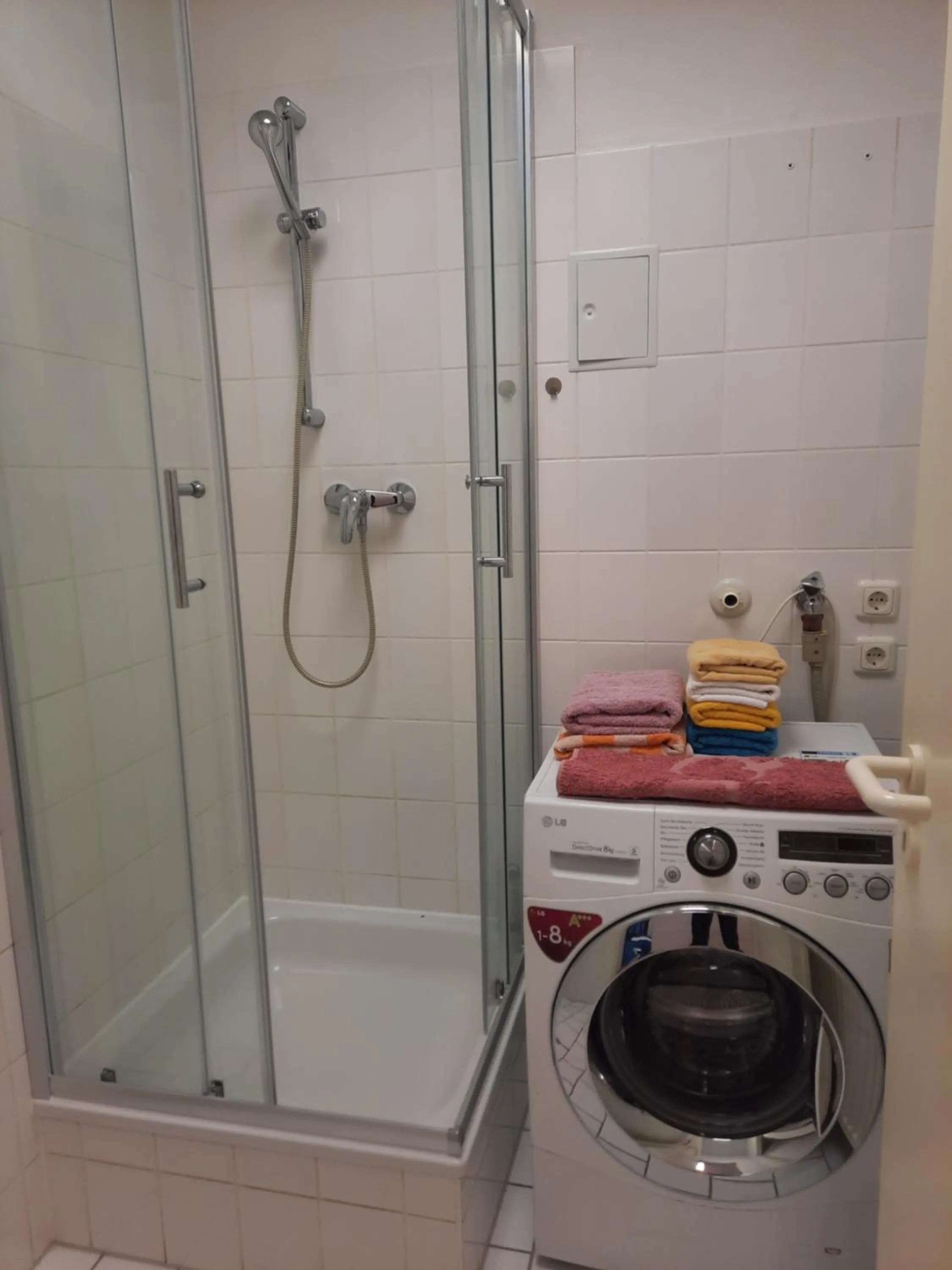 Bathroom in City Apartments Magdeburg