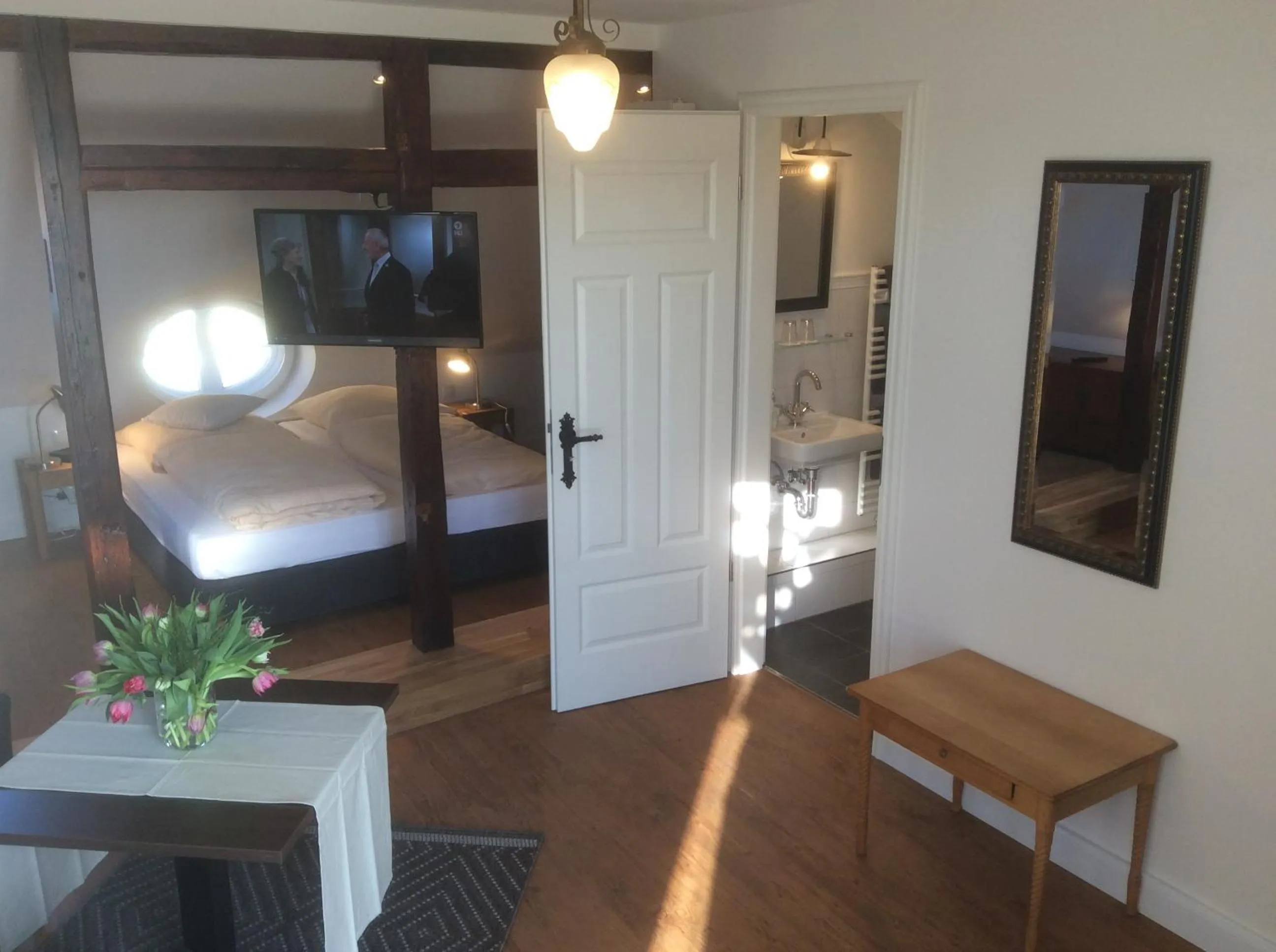 Photo of the whole room, Bed in Hugos Haus & Berthas Haus