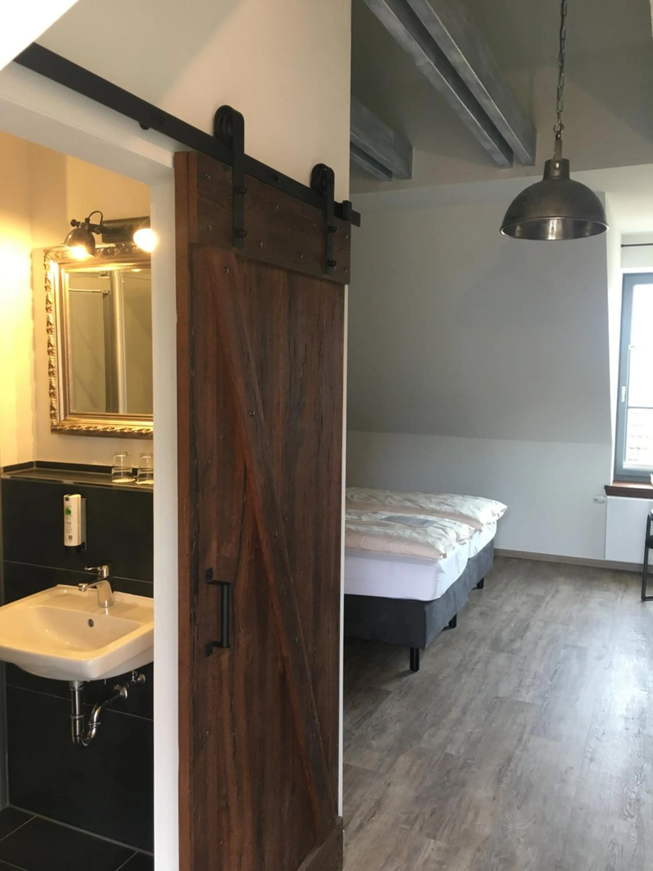 Photo of the whole room, Bed in Hugos Haus & Berthas Haus