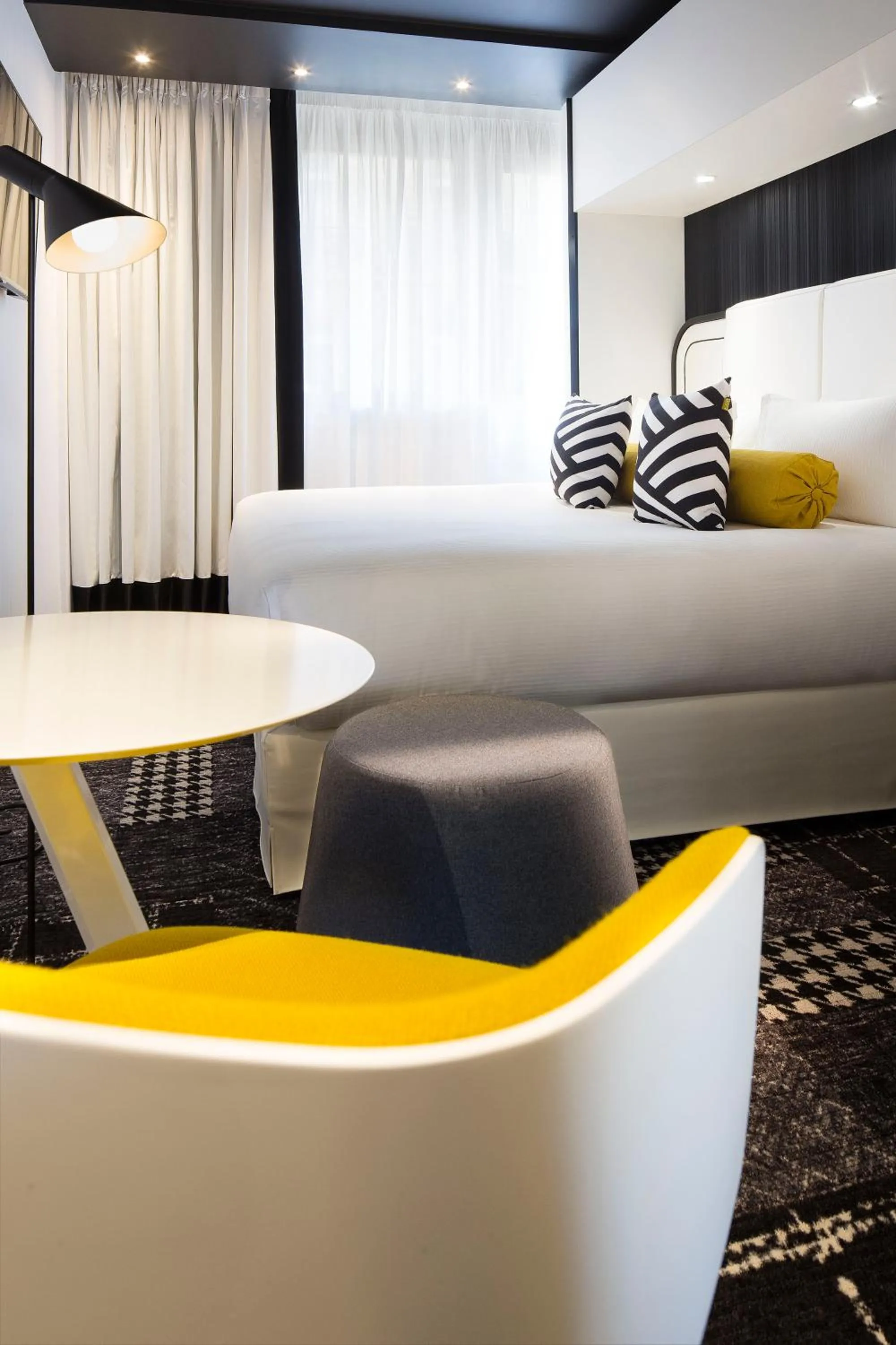 Bedroom, Bed in Hotel Ekta Champs Elysées