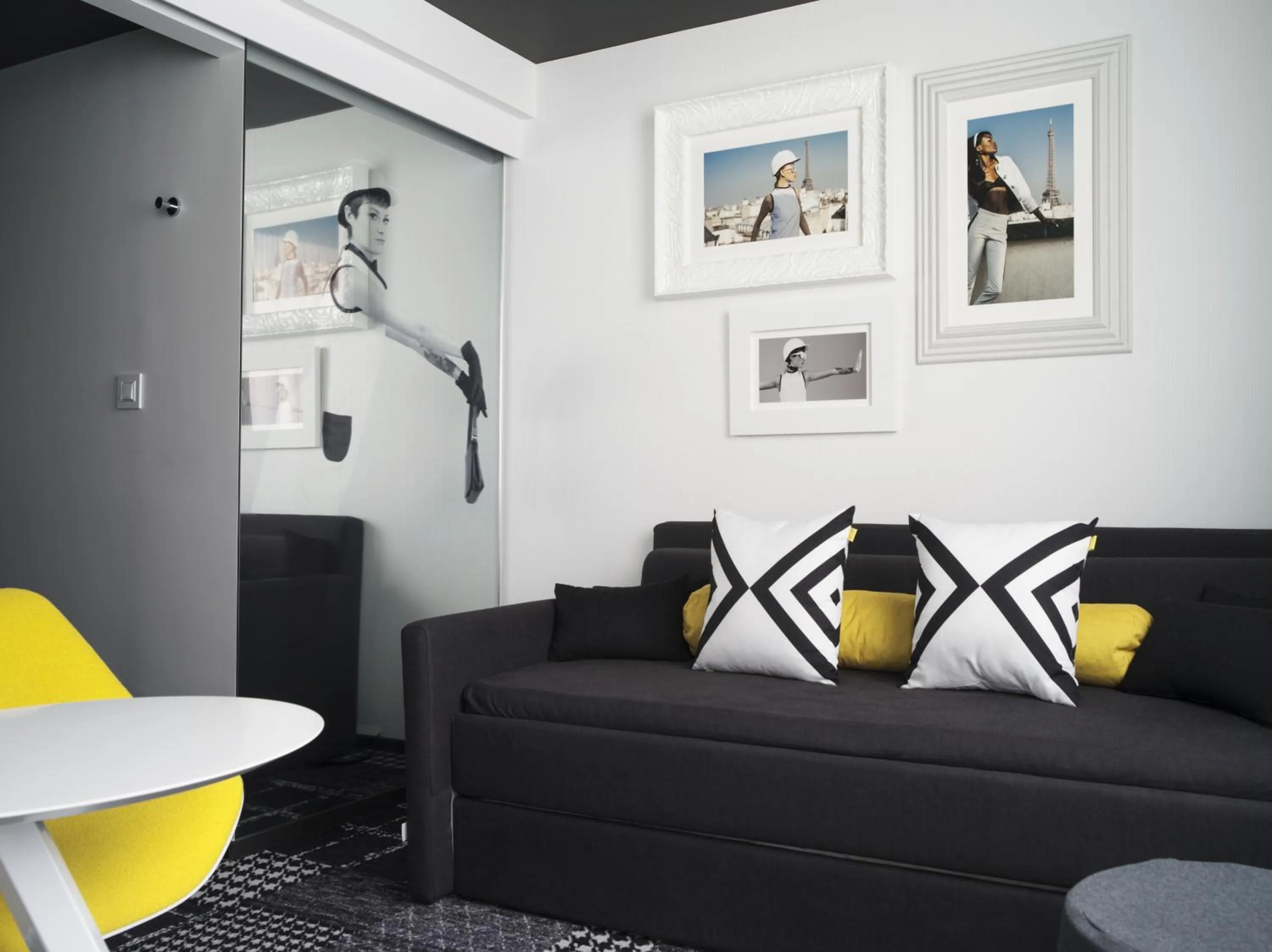 Living room in Hotel Ekta Champs Elysées