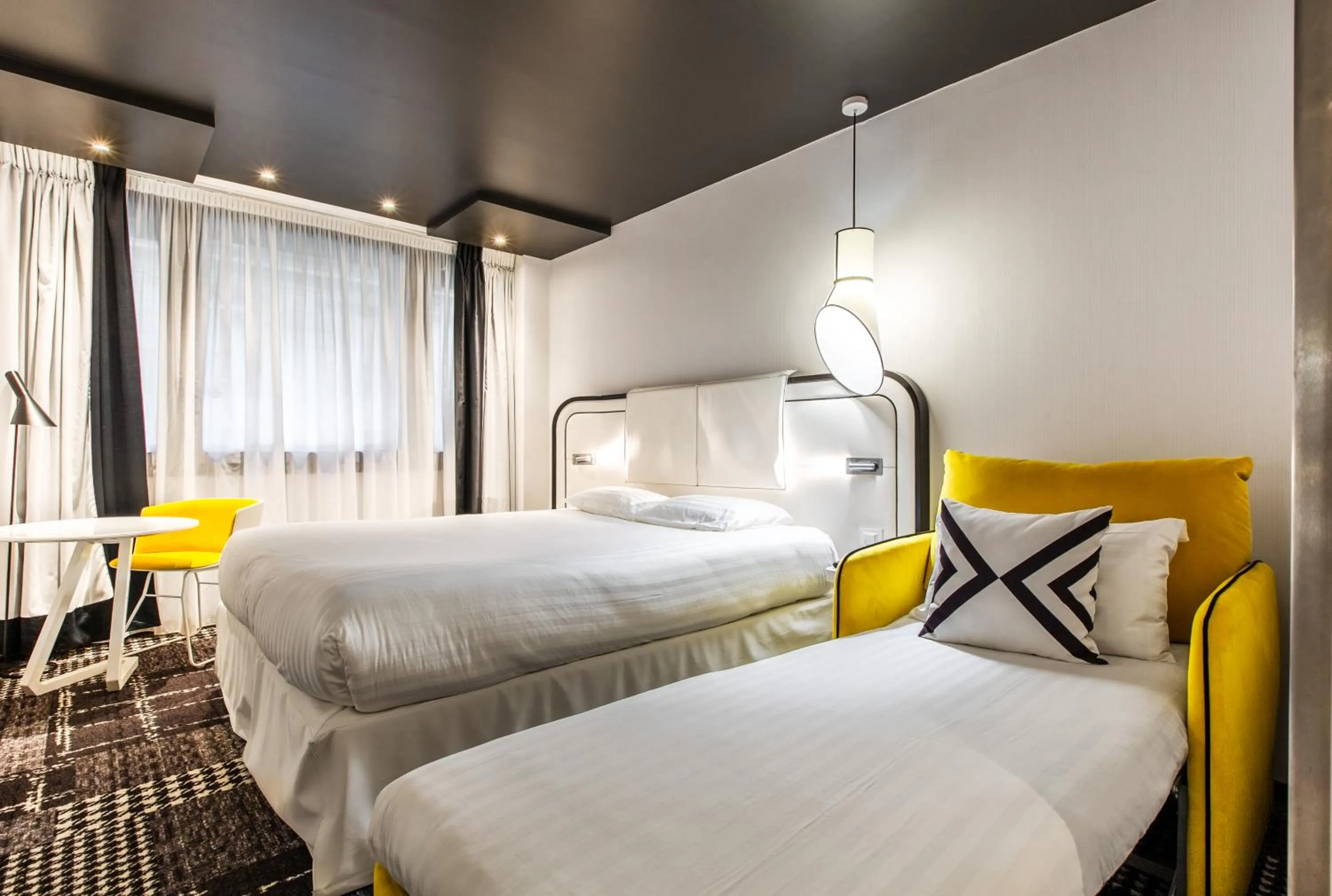 Photo of the whole room, Bed in Hotel Ekta Champs Elysées