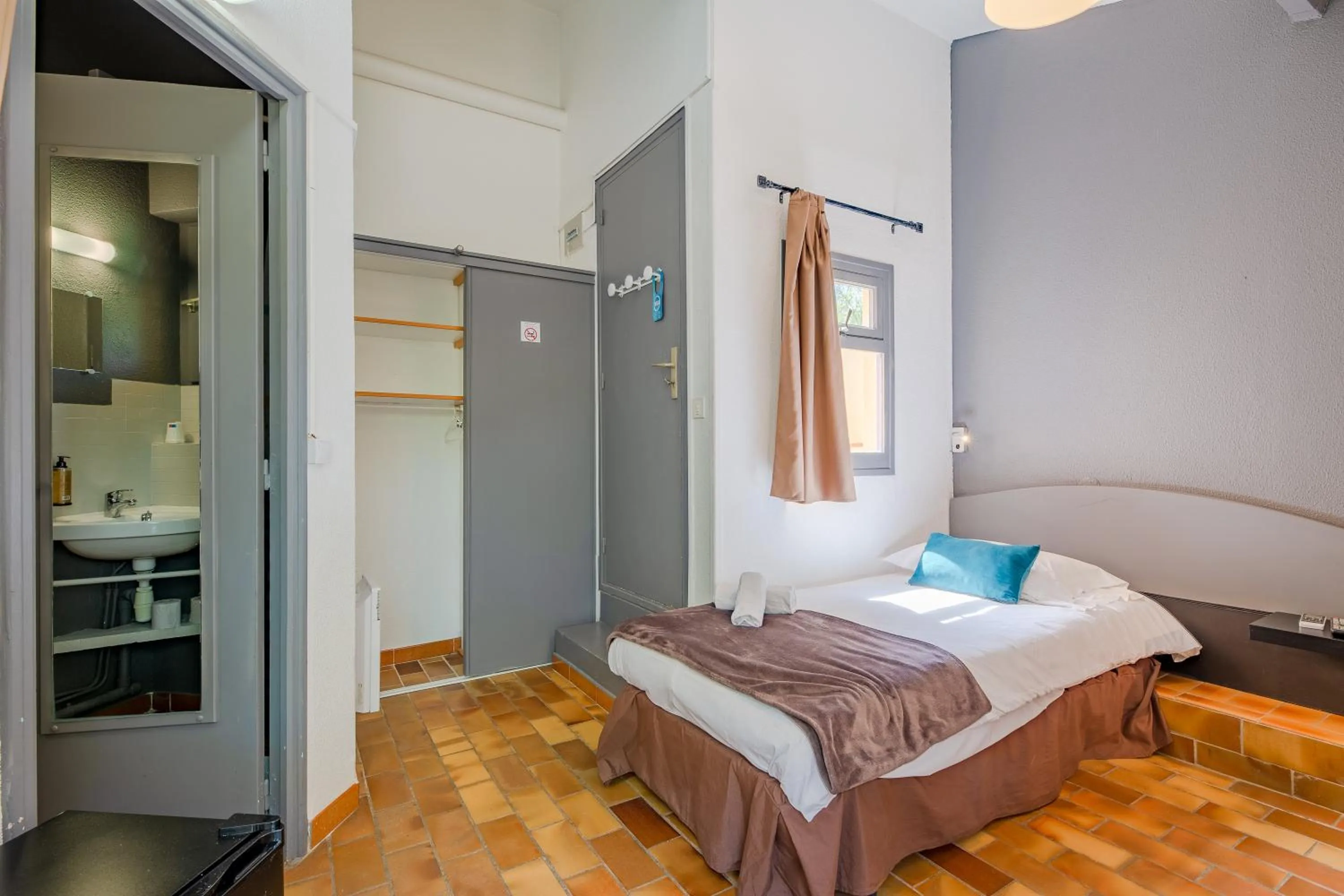 Bedroom, Bed in Marina Hôtel Club