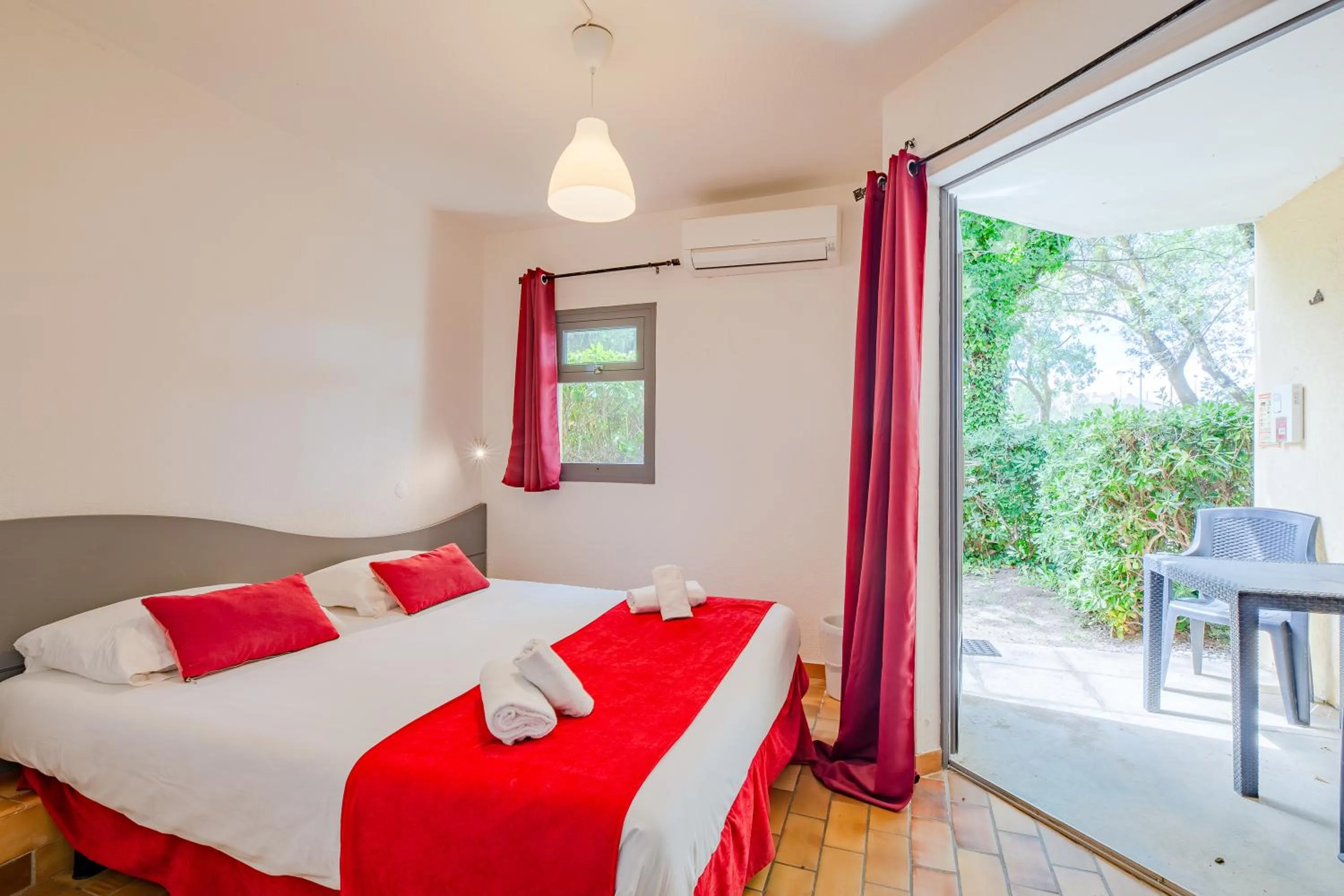 Bed in Marina Hôtel Club