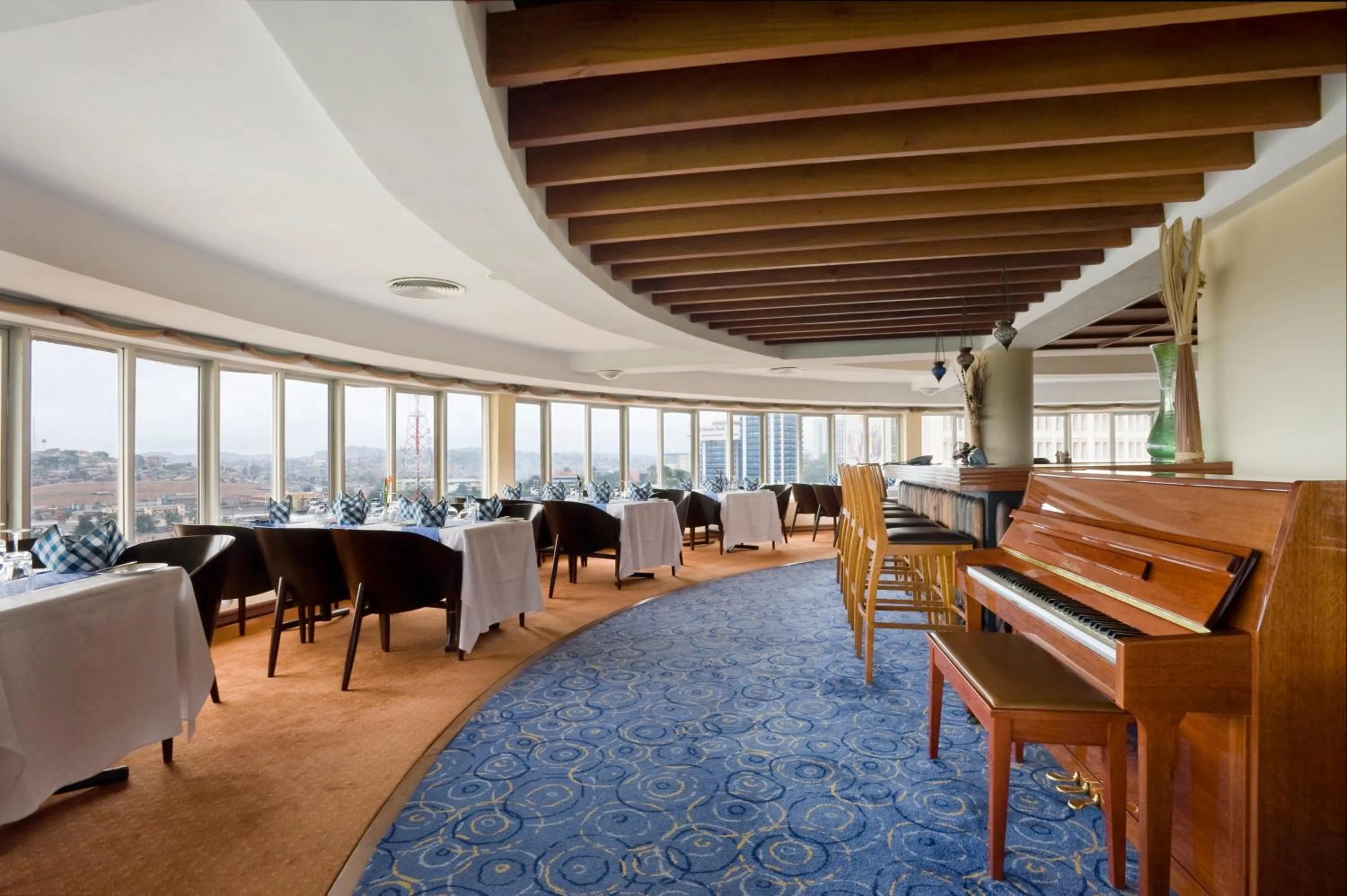 Restaurant/places to eat in Golf Course Hotel