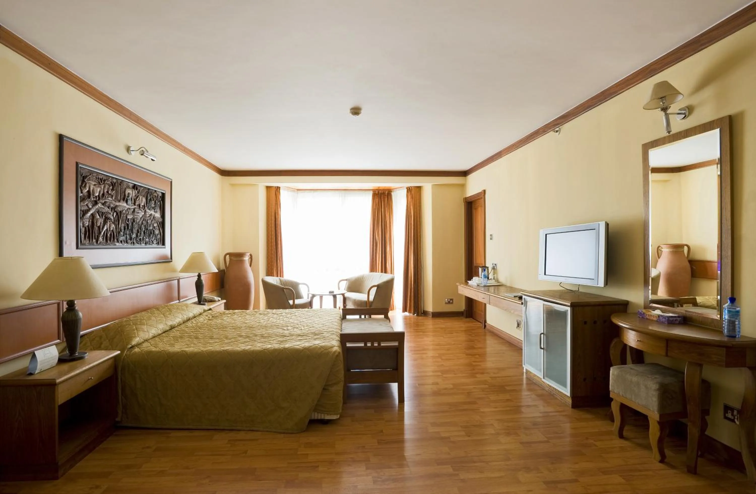 Photo of the whole room, Bed in Golf Course Hotel