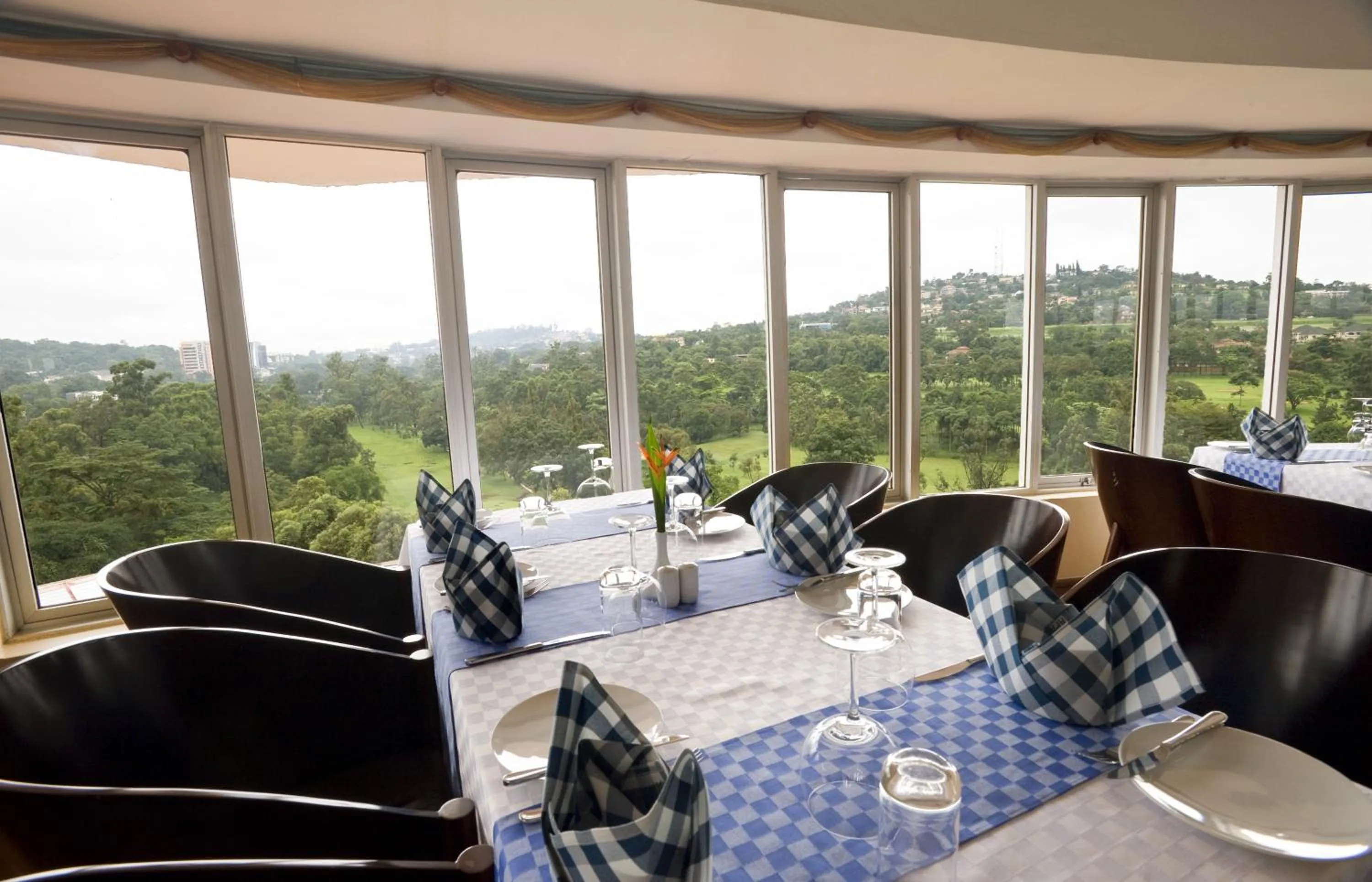 Restaurant/places to eat in Golf Course Hotel