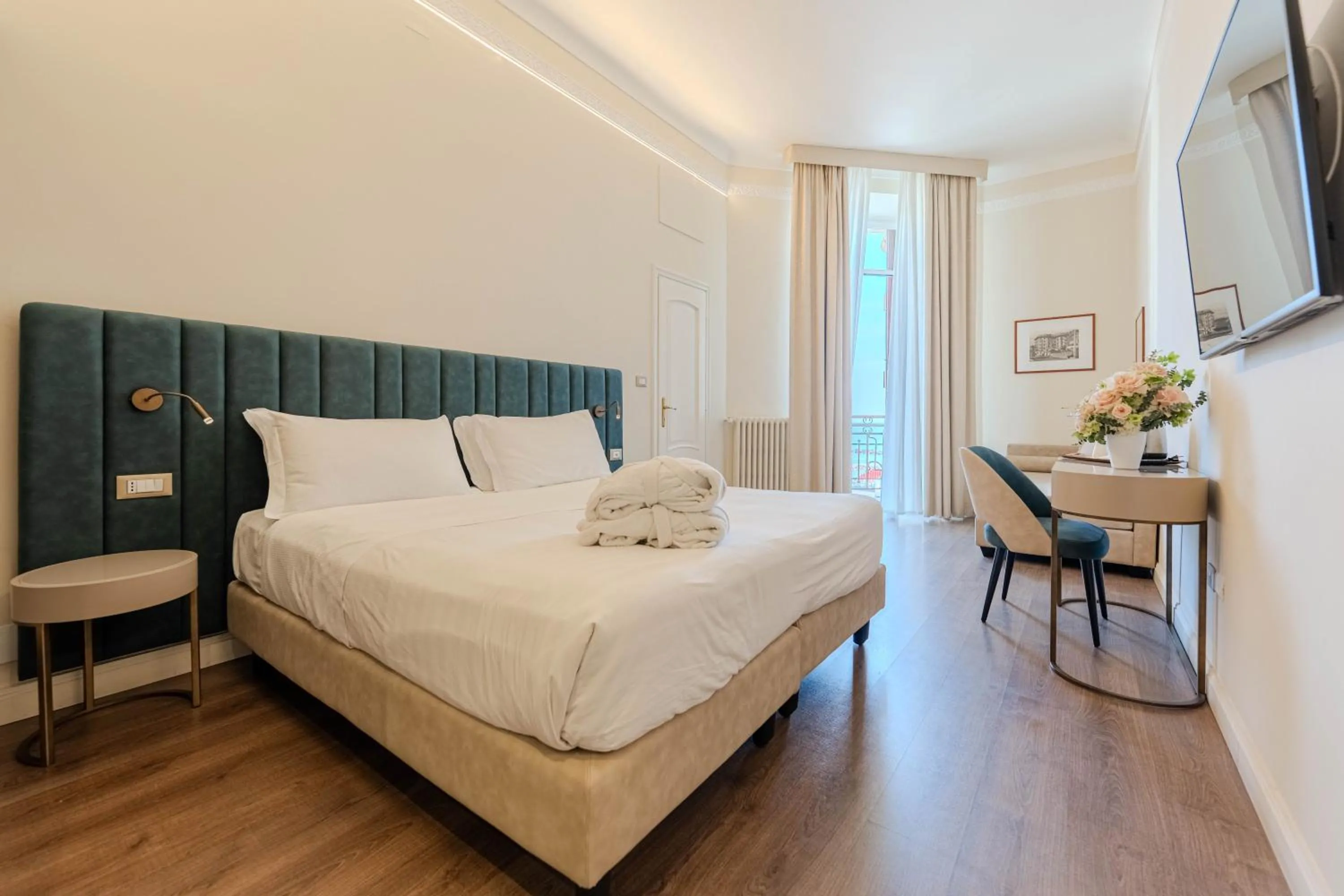 Bed in Lolli Palace Hotel