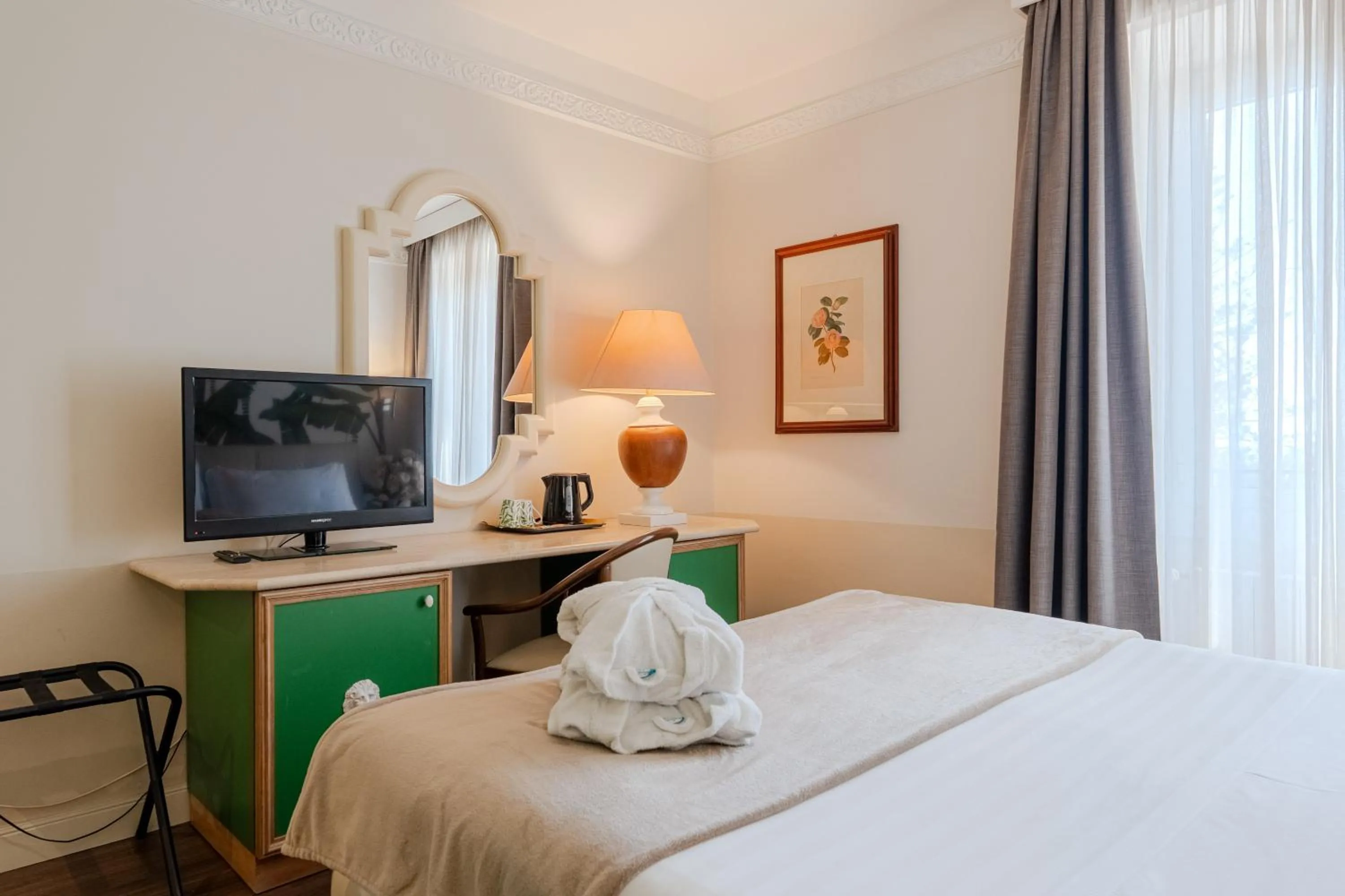 Bed in Lolli Palace Hotel