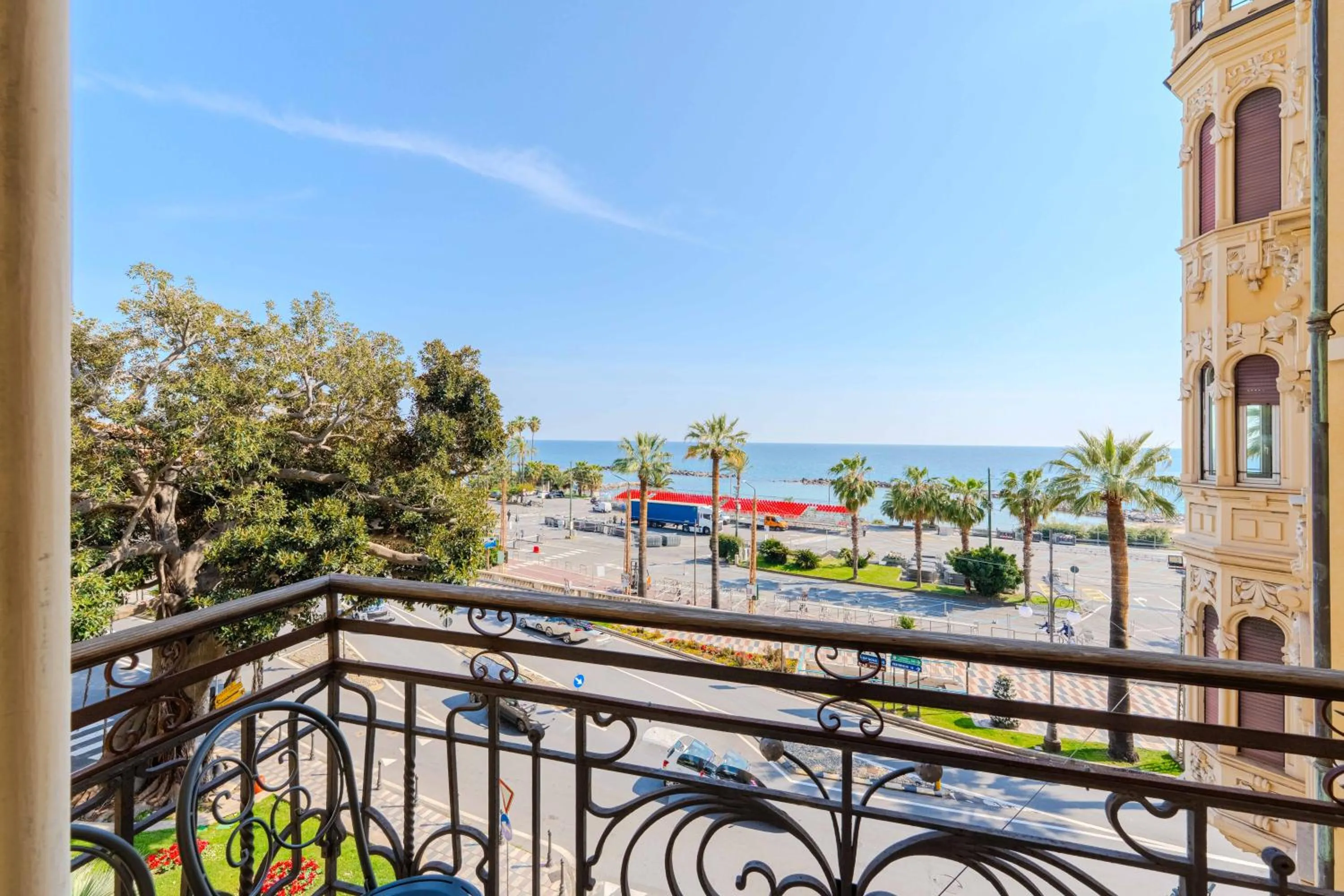 Lolli Palace Hotel