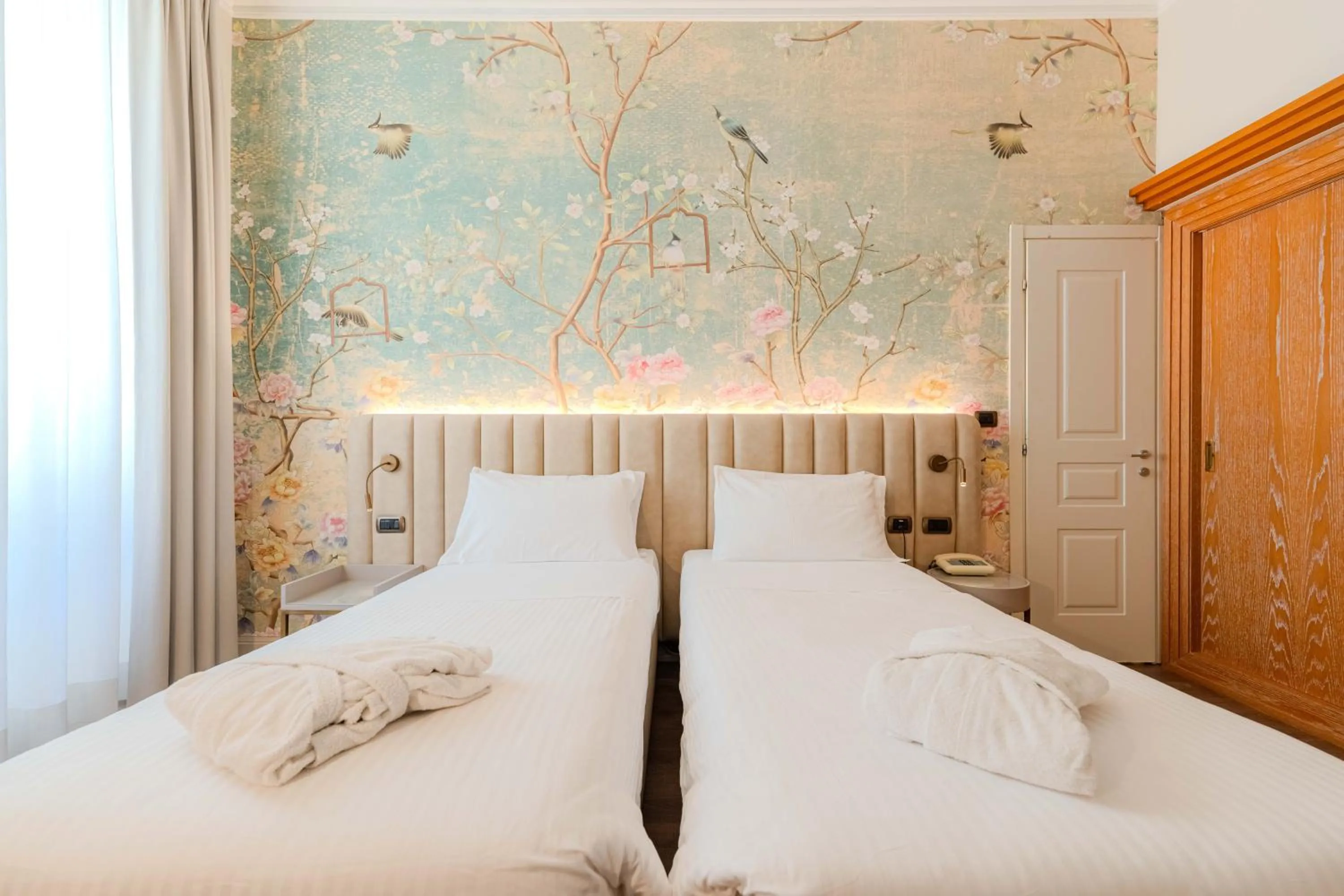 Bed in Lolli Palace Hotel