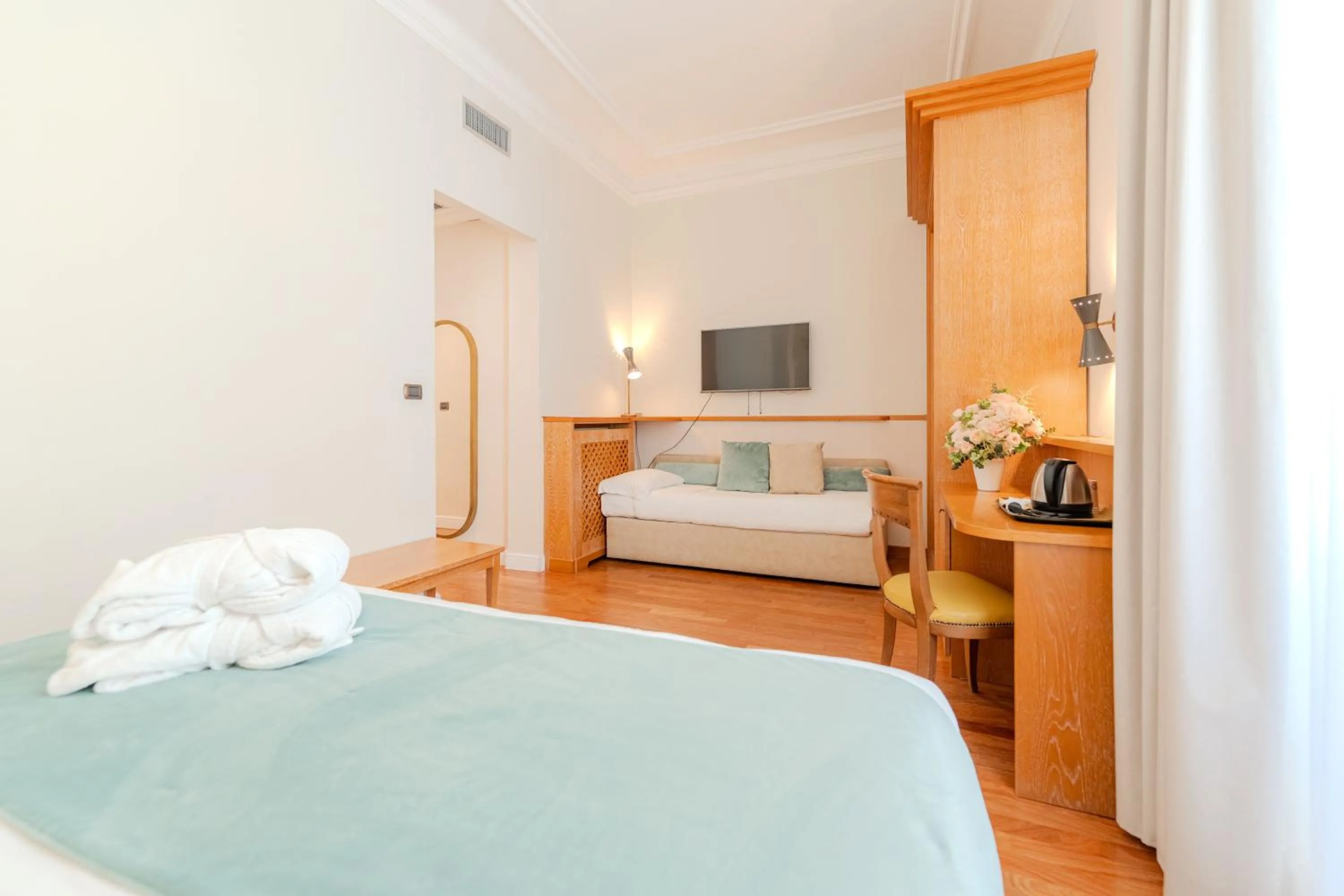 Bed in Lolli Palace Hotel
