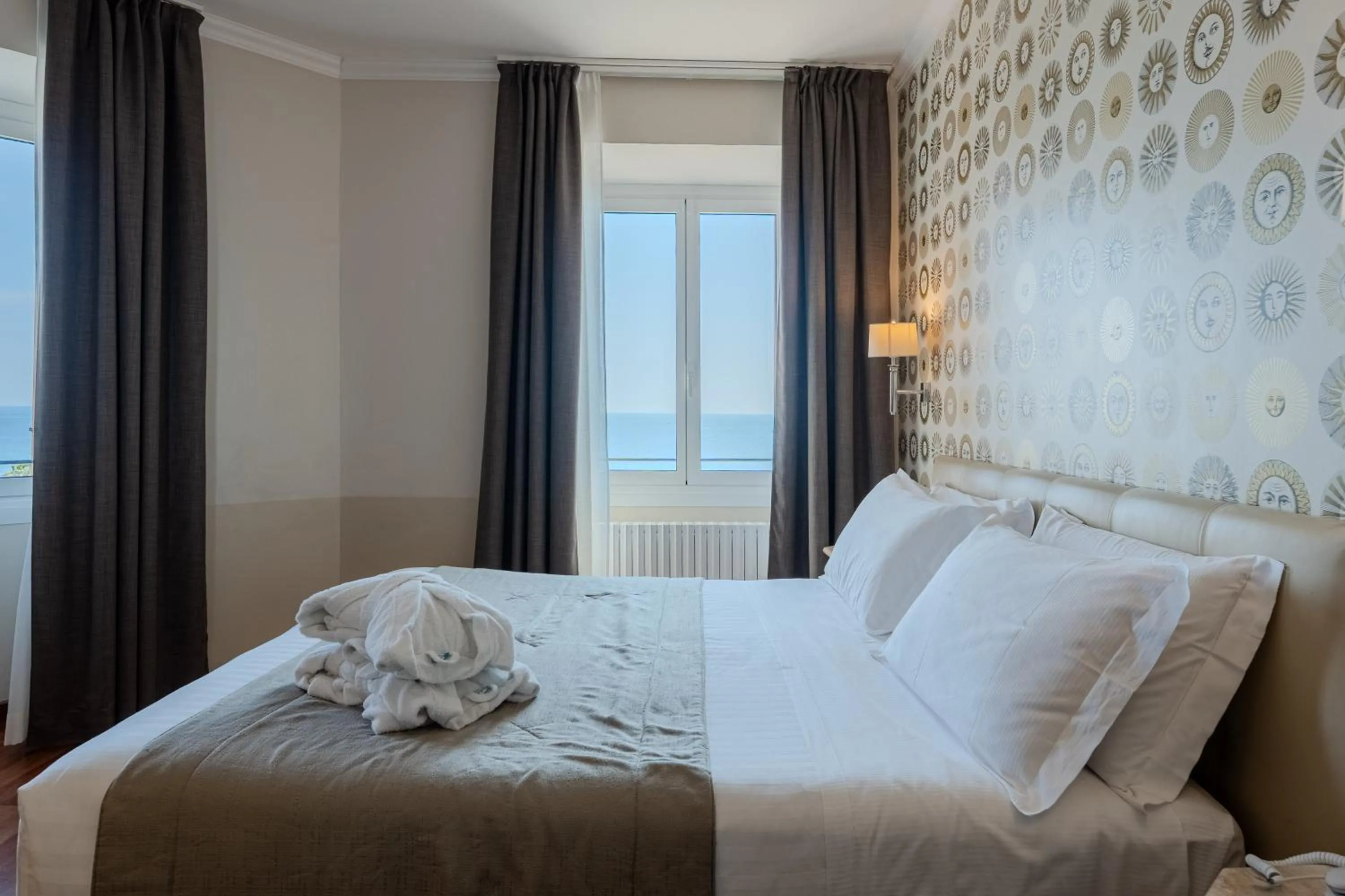 Bed in Lolli Palace Hotel