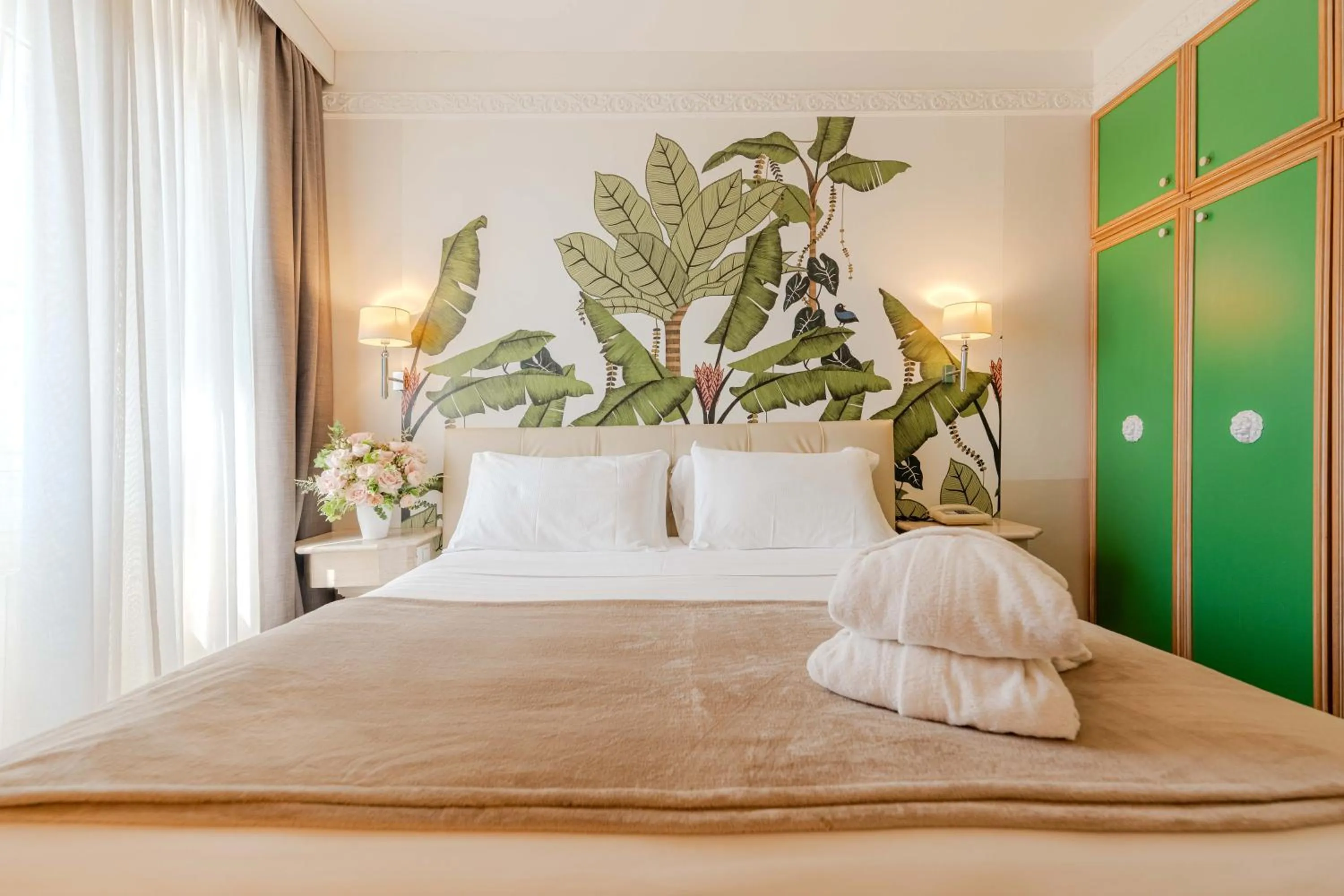 Bed in Lolli Palace Hotel