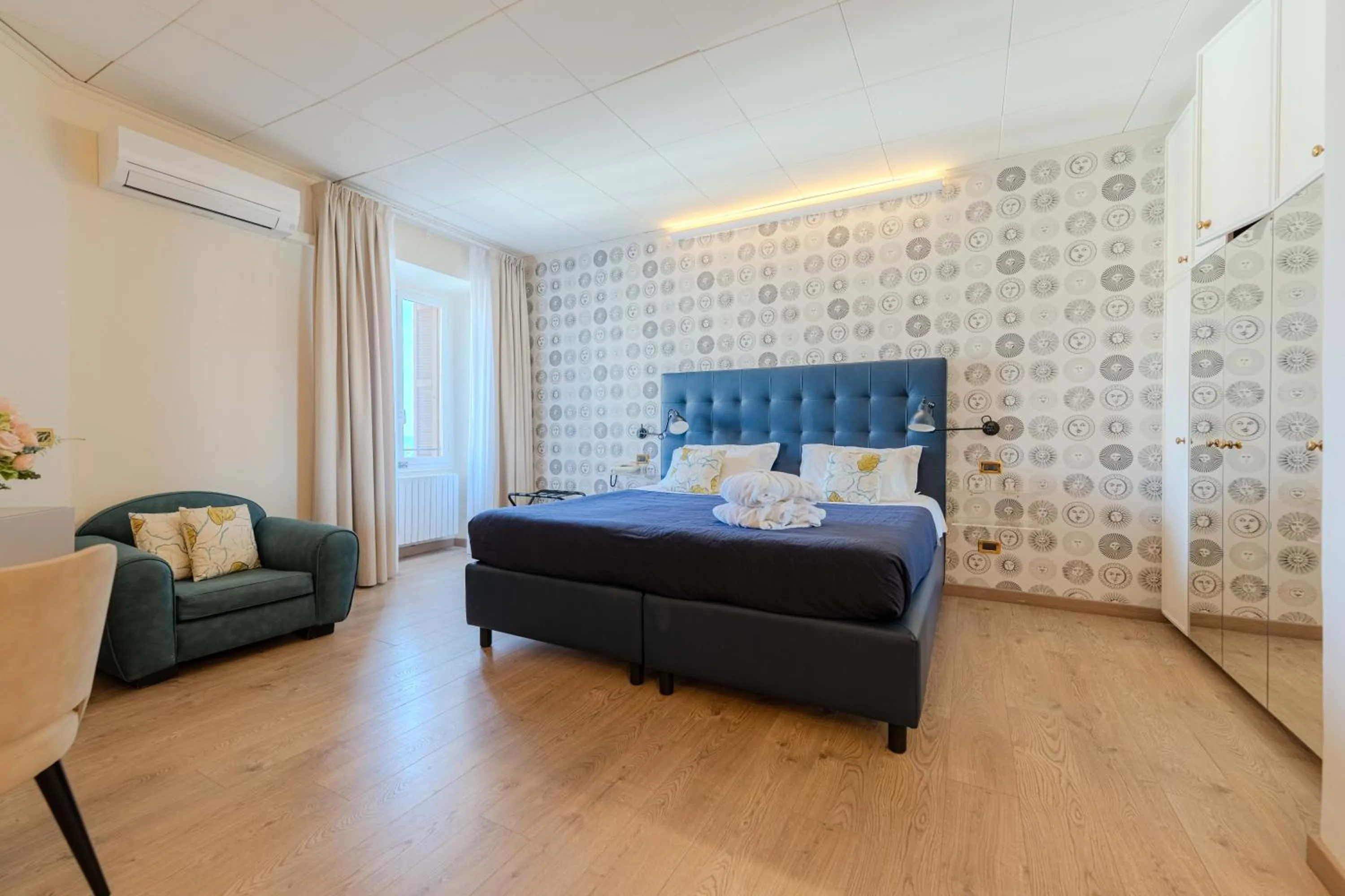 Bed in Lolli Palace Hotel