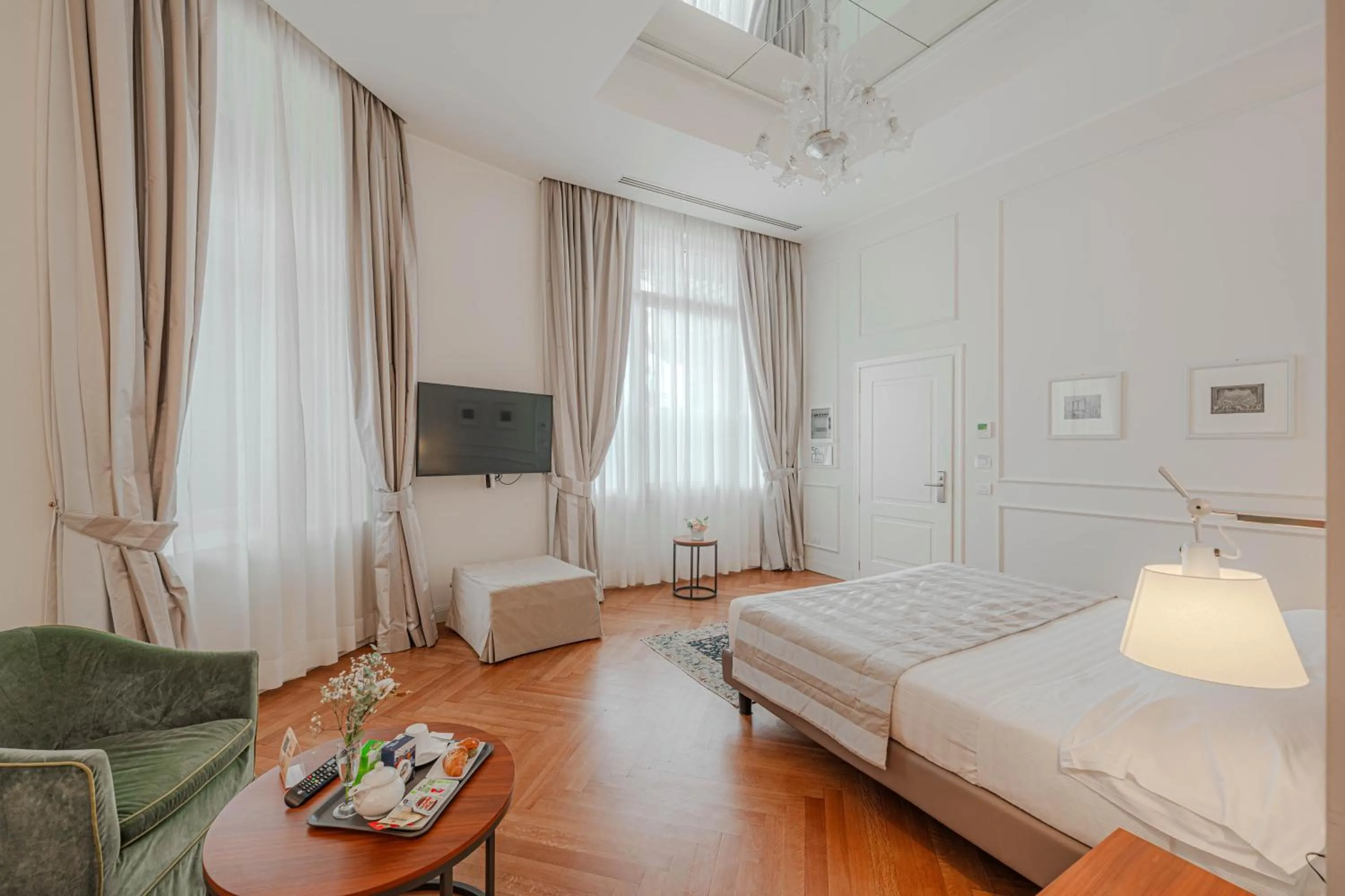 Bed in Lolli Palace Hotel