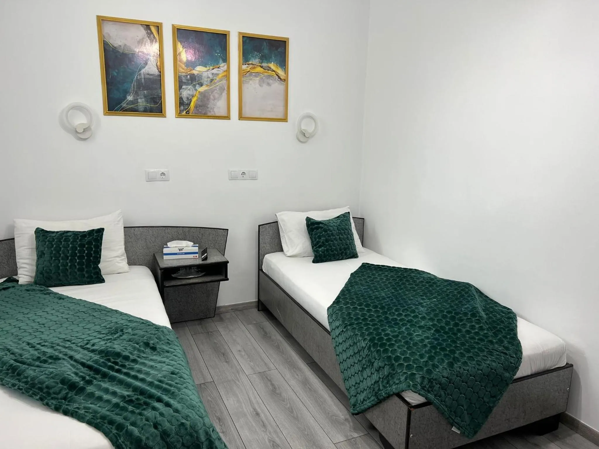 Bedroom, Bed in Motel Buti