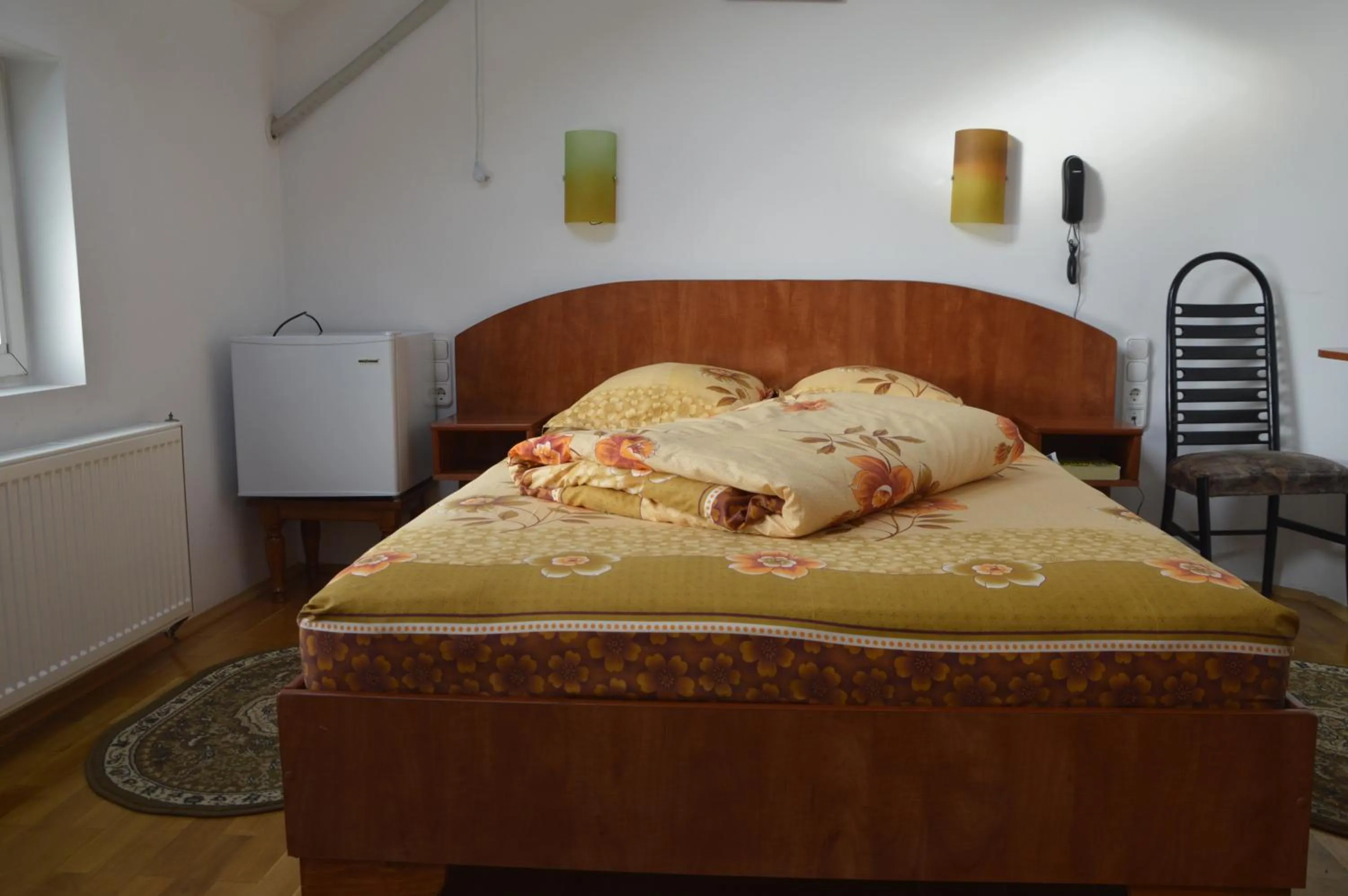 Bedroom, Bed in Motel Buti