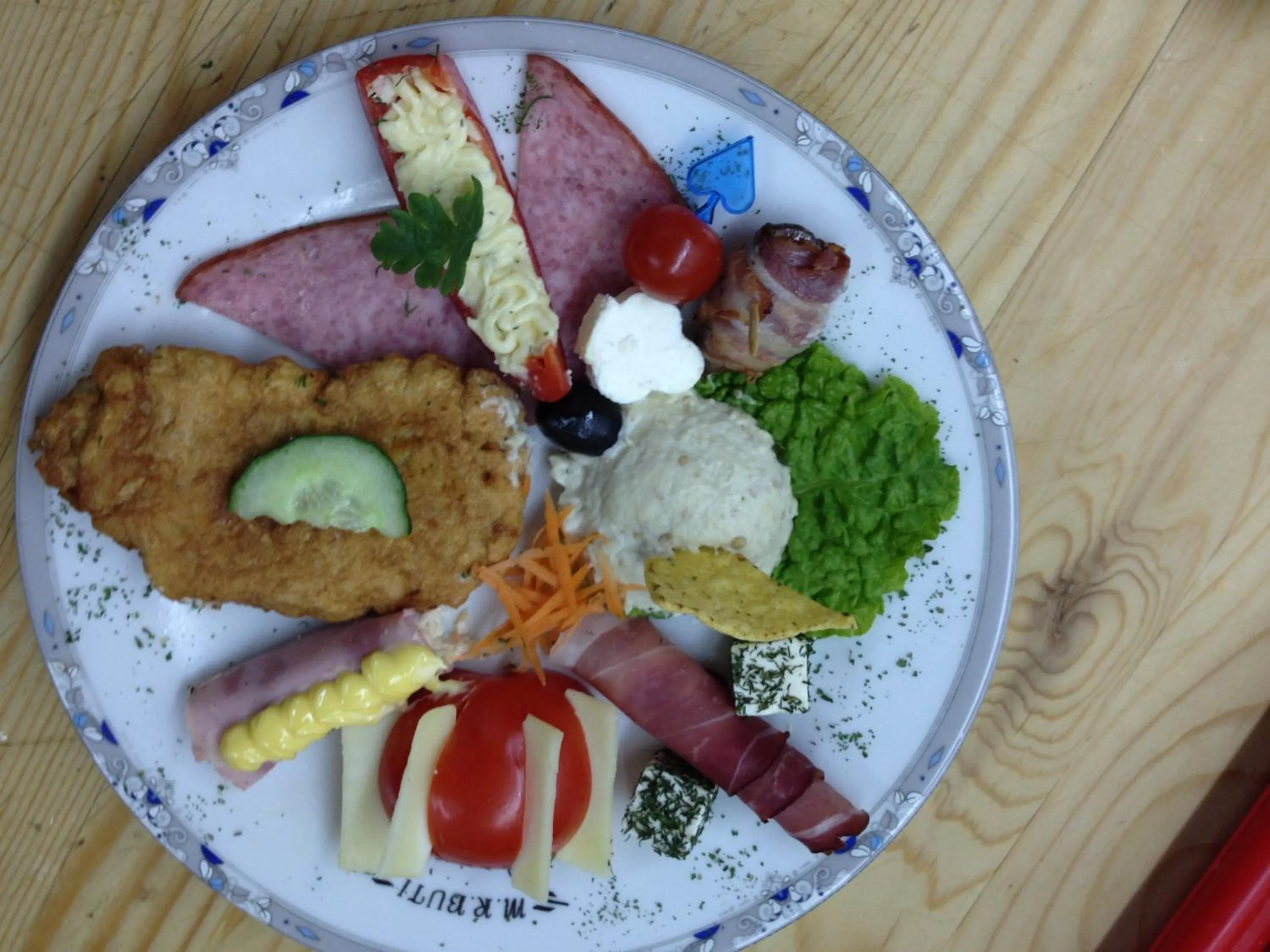 Restaurant/places to eat in Motel Buti