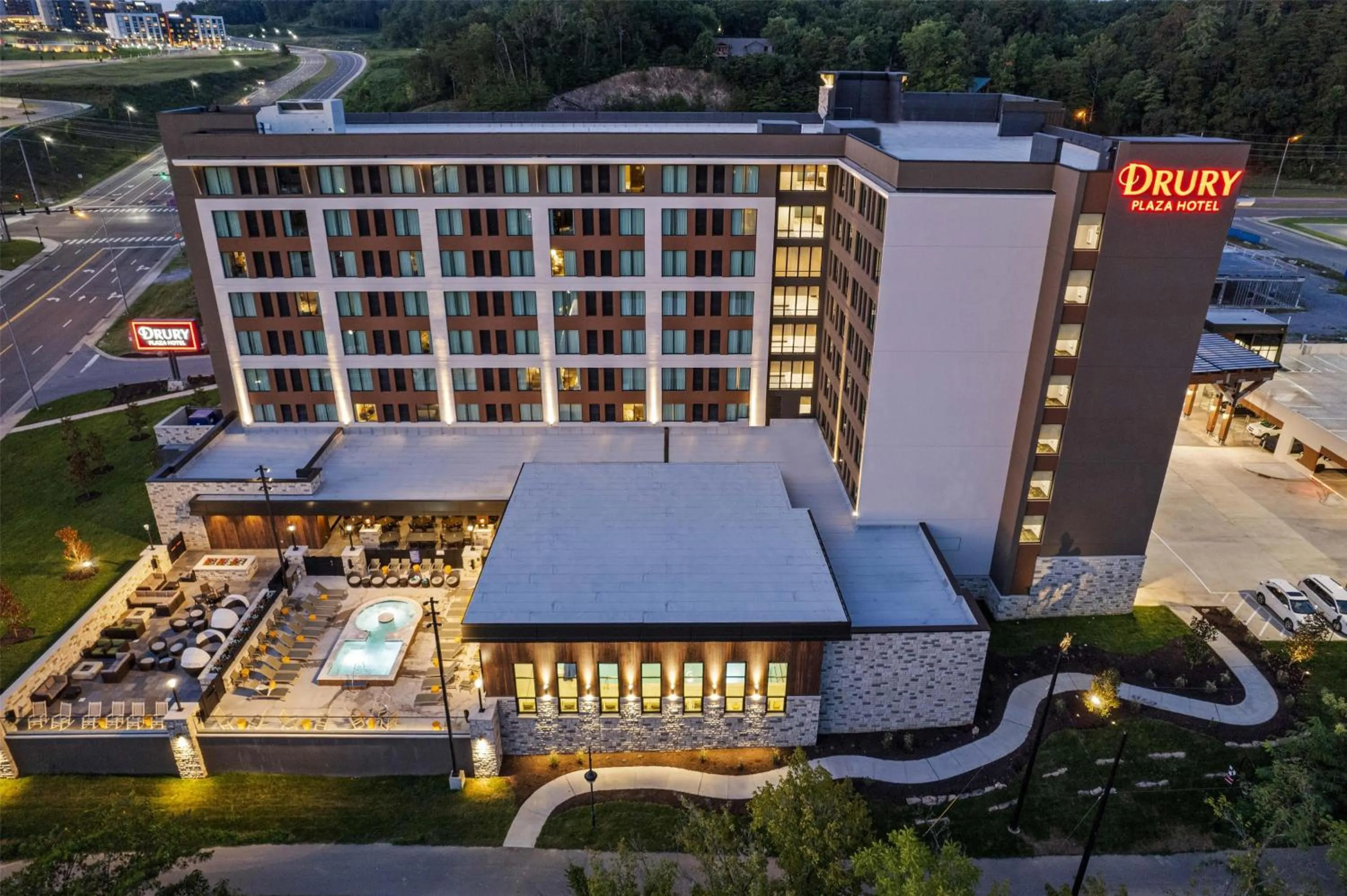 Property building in Drury Plaza Hotel Pigeon Forge