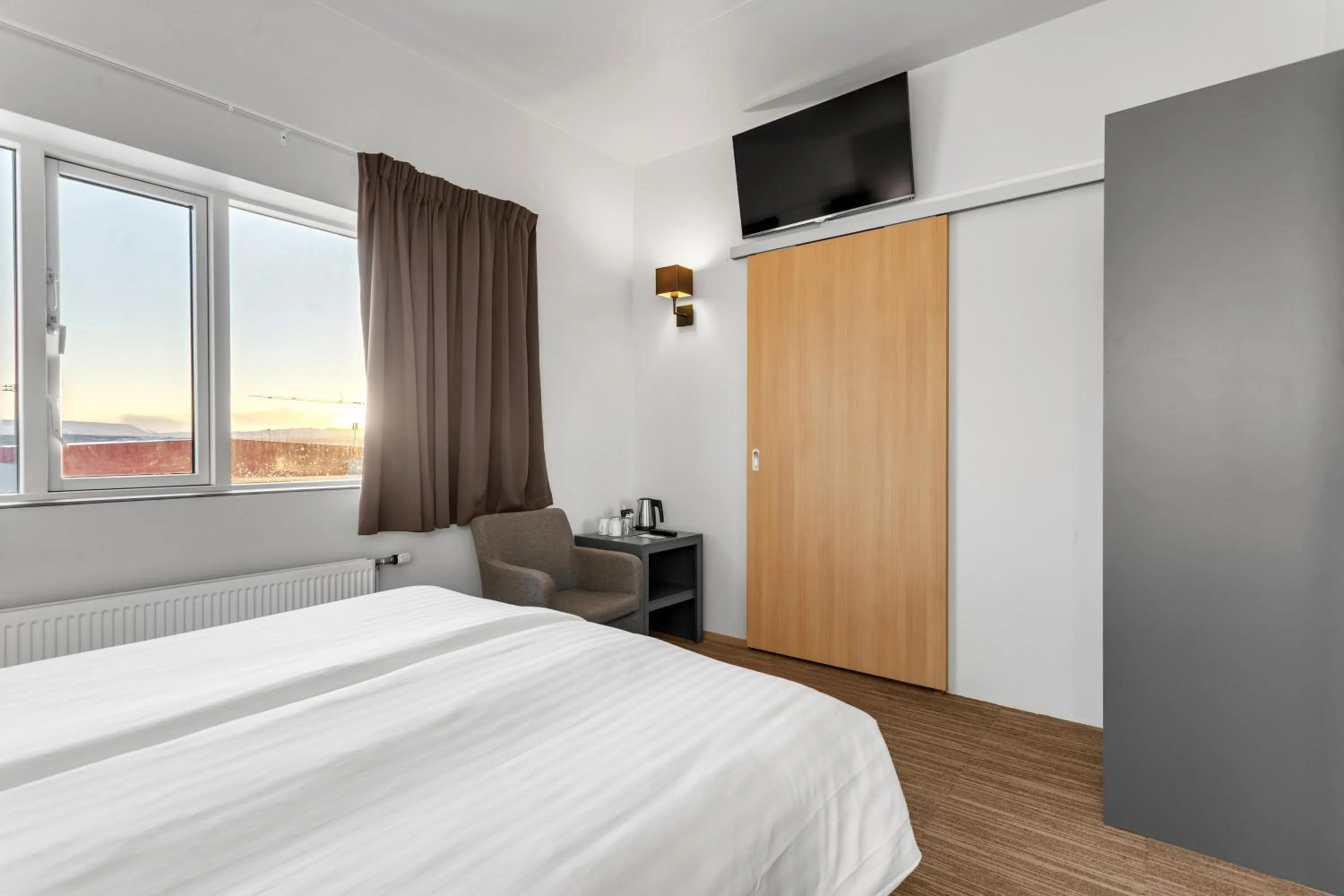 Bedroom, Bed in Hotel Vellir