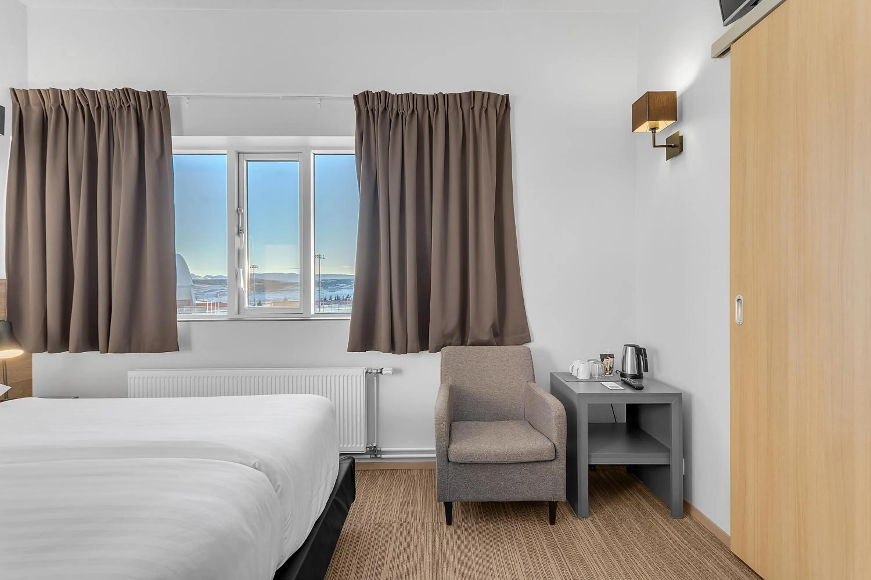 Bedroom, Bed in Hotel Vellir