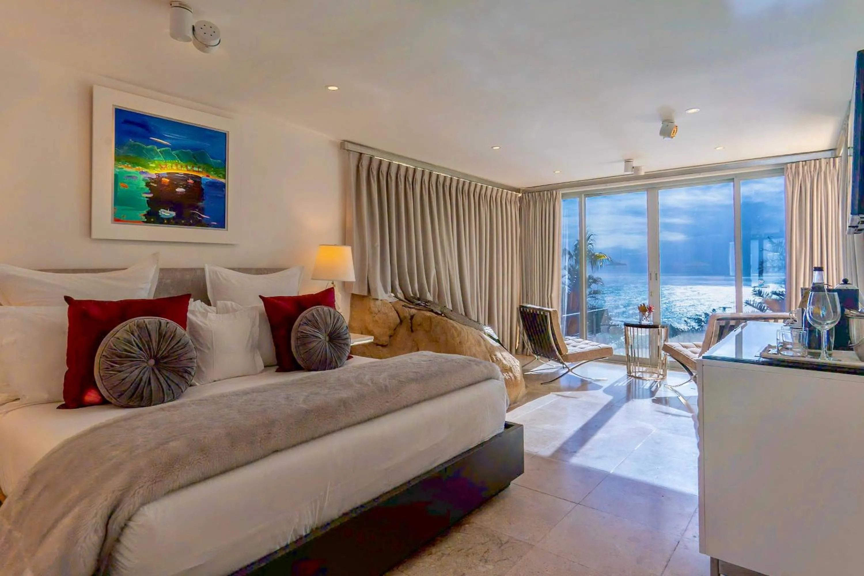 Photo of the whole room, Bed in Atlanticview Cape Town Boutique Hotel