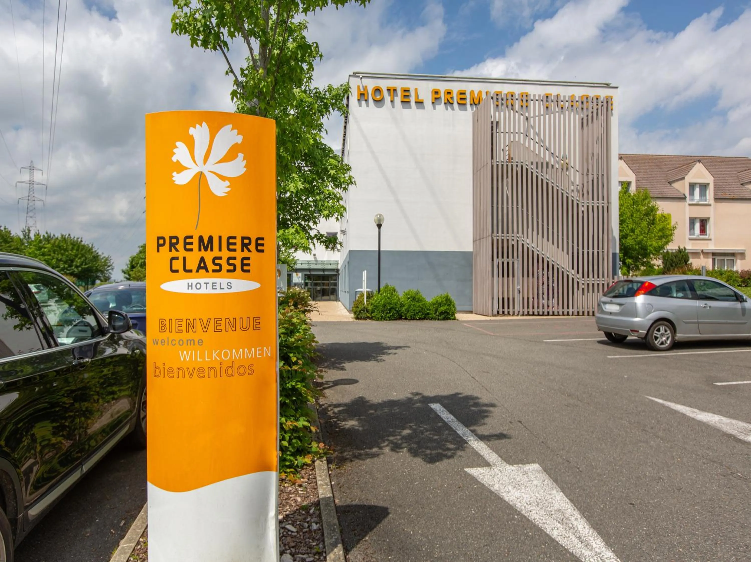 Parking in Première Classe Chartres Sud - Barjouville