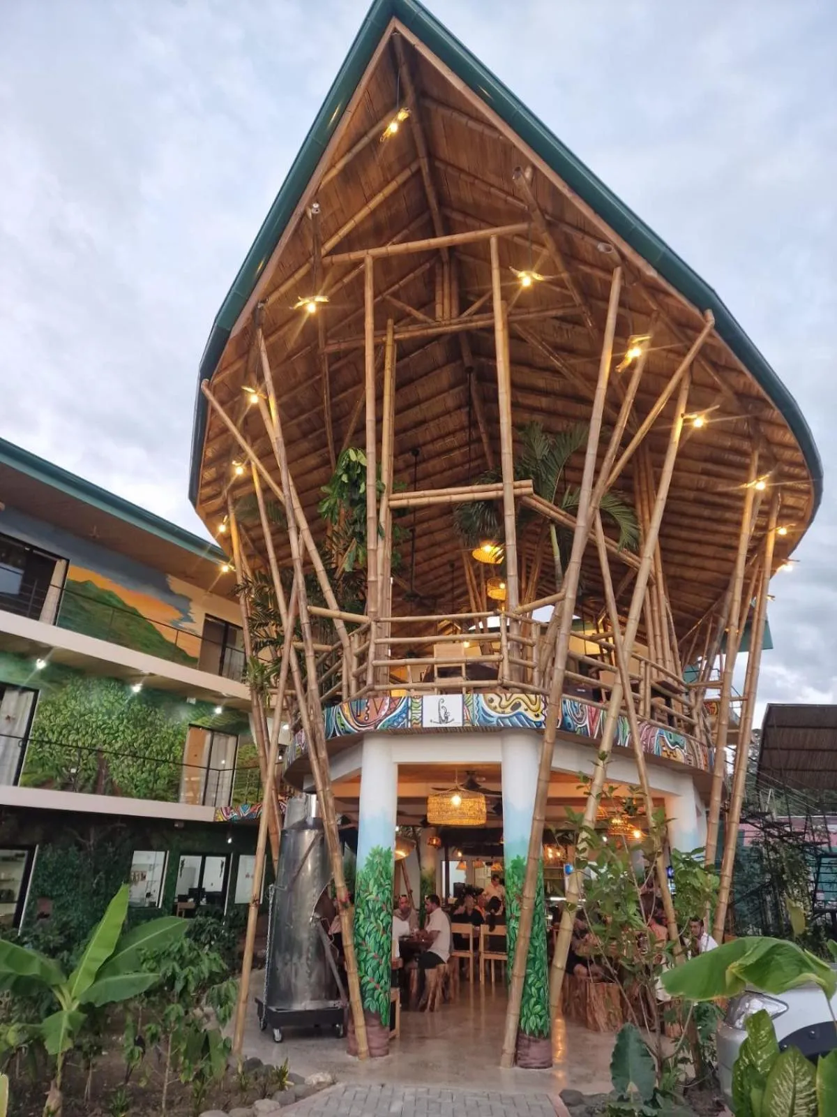 Bonding Coffee Roaster Café & Hotel