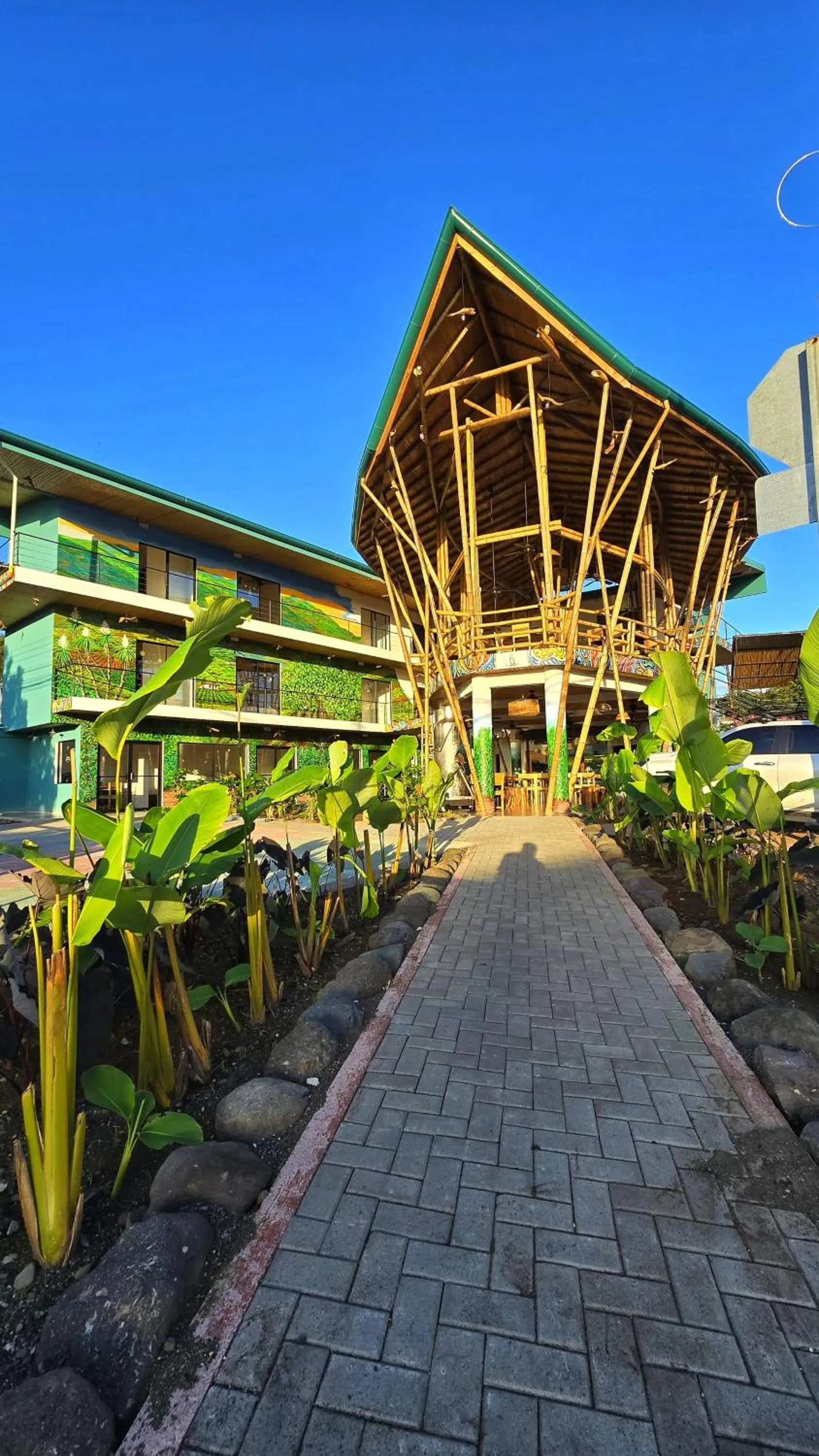 Bonding Coffee Roaster Café & Hotel