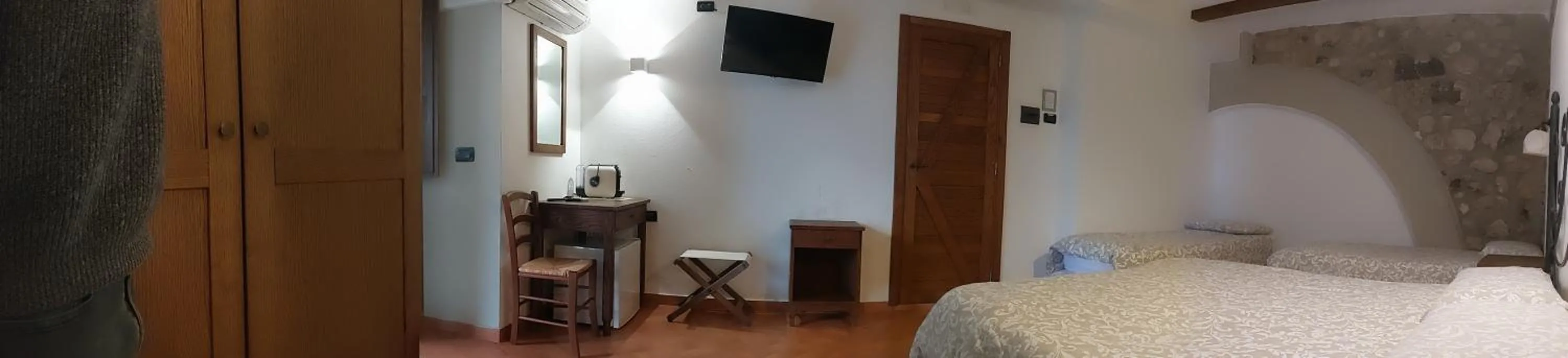 Triple Room with View in Tenuta Chianchito